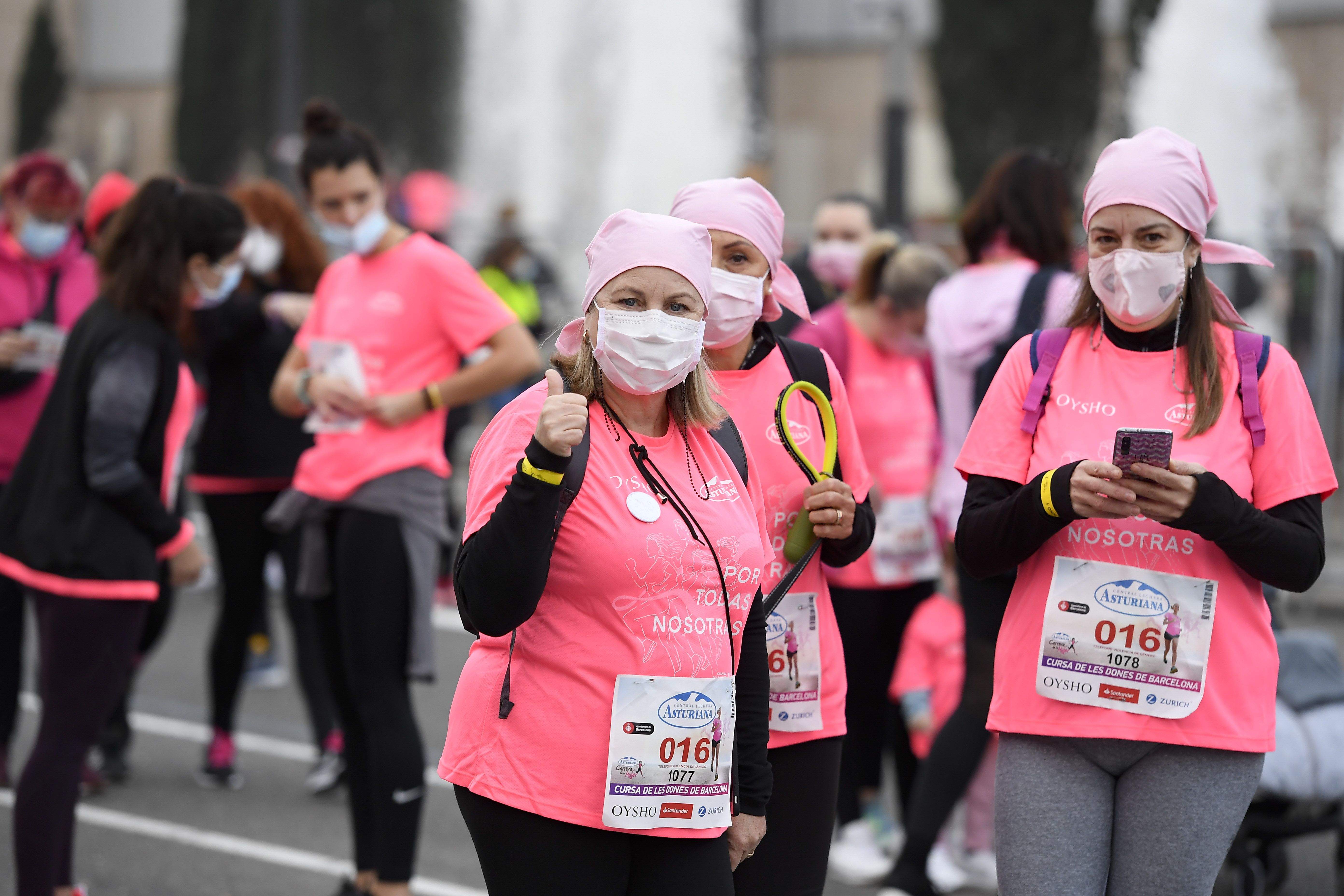 Las mejores fotos de la Carrera de la Mujer Central Lechera Asturiana Barcelona 2021 (SALIDA / GALERÍA 1)