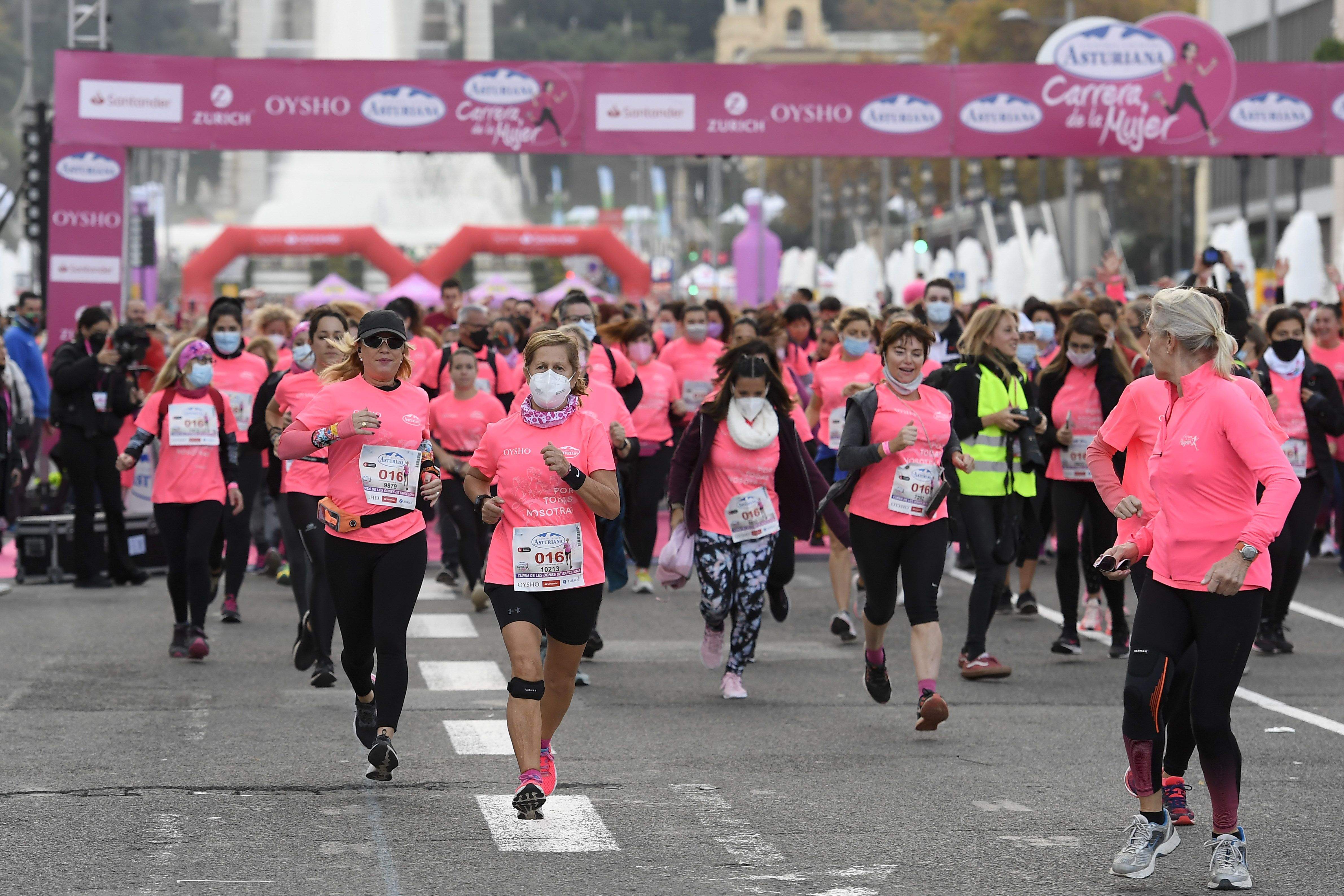 Las mejores fotos de la Carrera de la Mujer Central Lechera Asturiana Barcelona 2021 (SALIDA / GALERÍA 2)