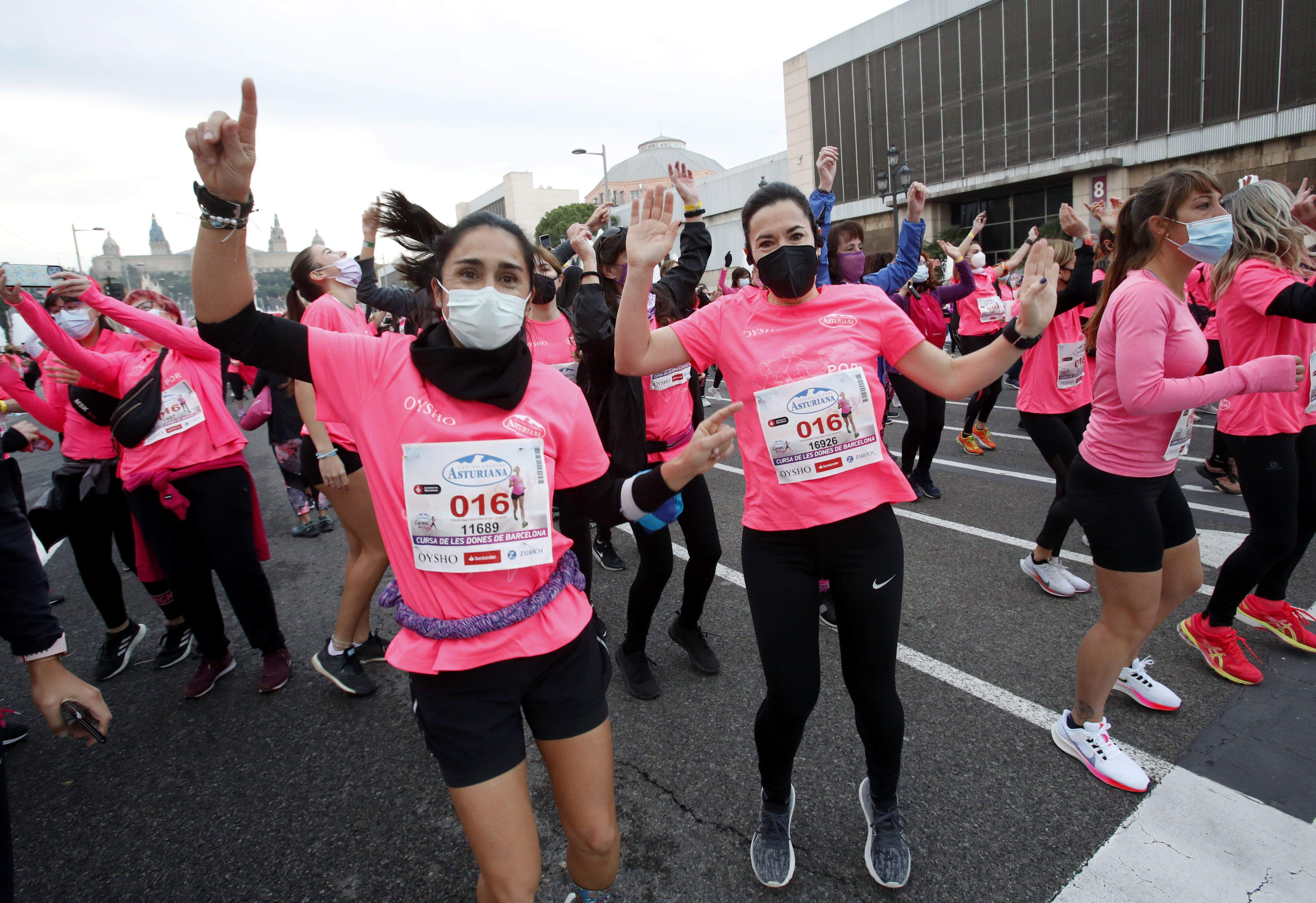 Las mejores fotos de la Carrera de la Mujer Central Lechera Asturiana Barcelona 2021 (SALIDA / GALERÍA 2)