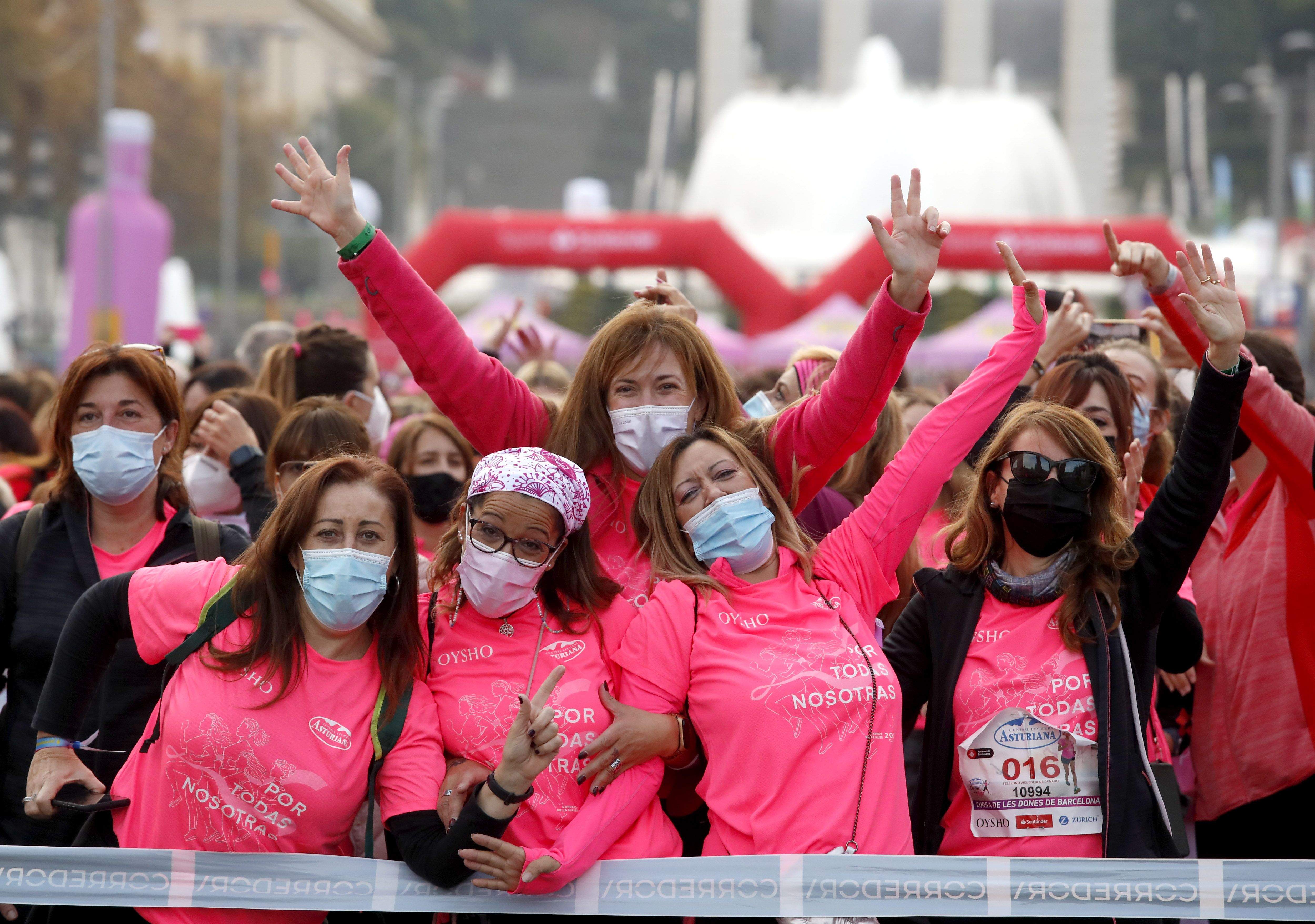 Las mejores fotos de la Carrera de la Mujer Central Lechera Asturiana Barcelona 2021 (SALIDA / GALERÍA 2)