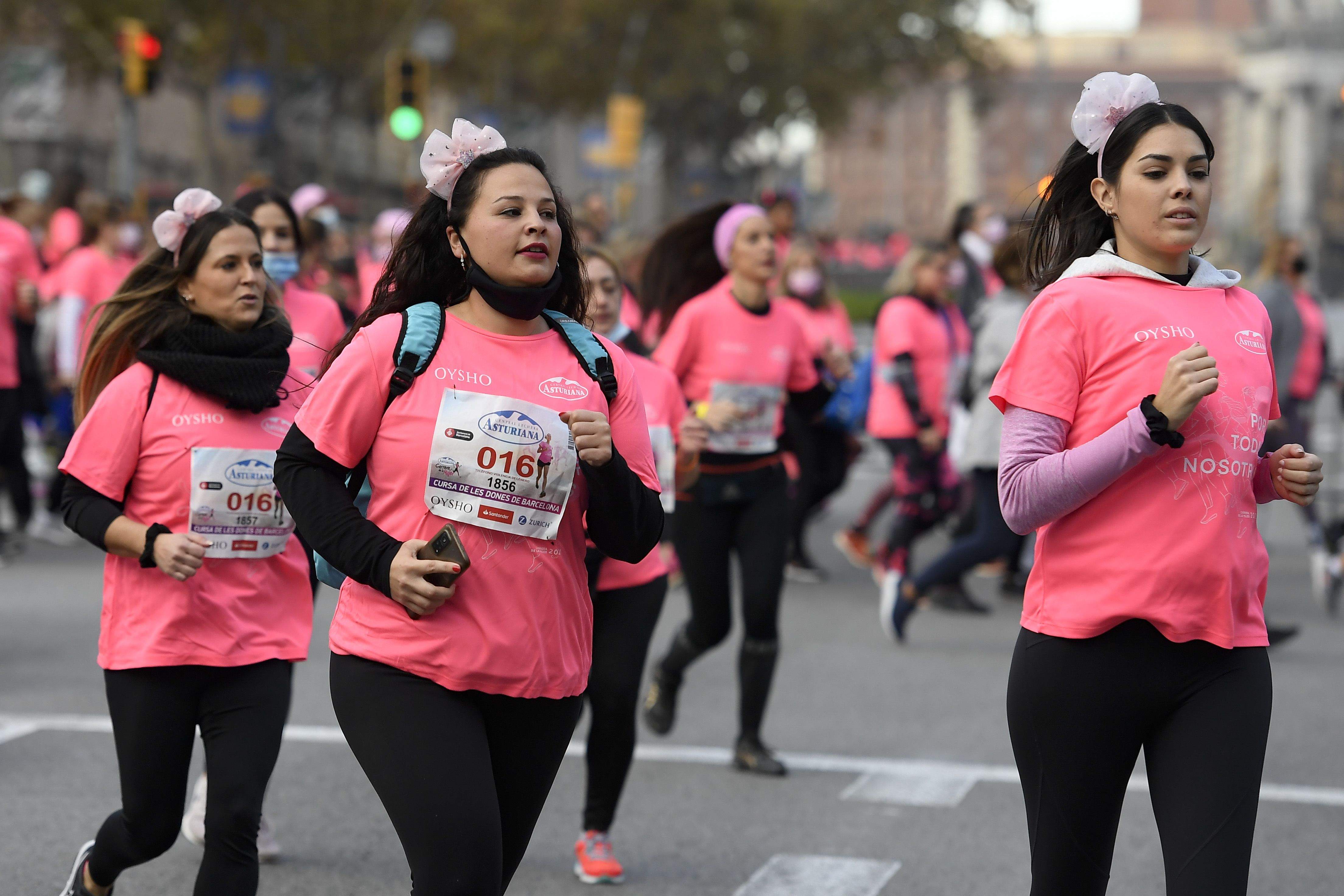 Las mejores fotos de la Carrera de la Mujer Central Lechera Asturiana Barcelona 2021 (CARRERA / GALERÍA 1)