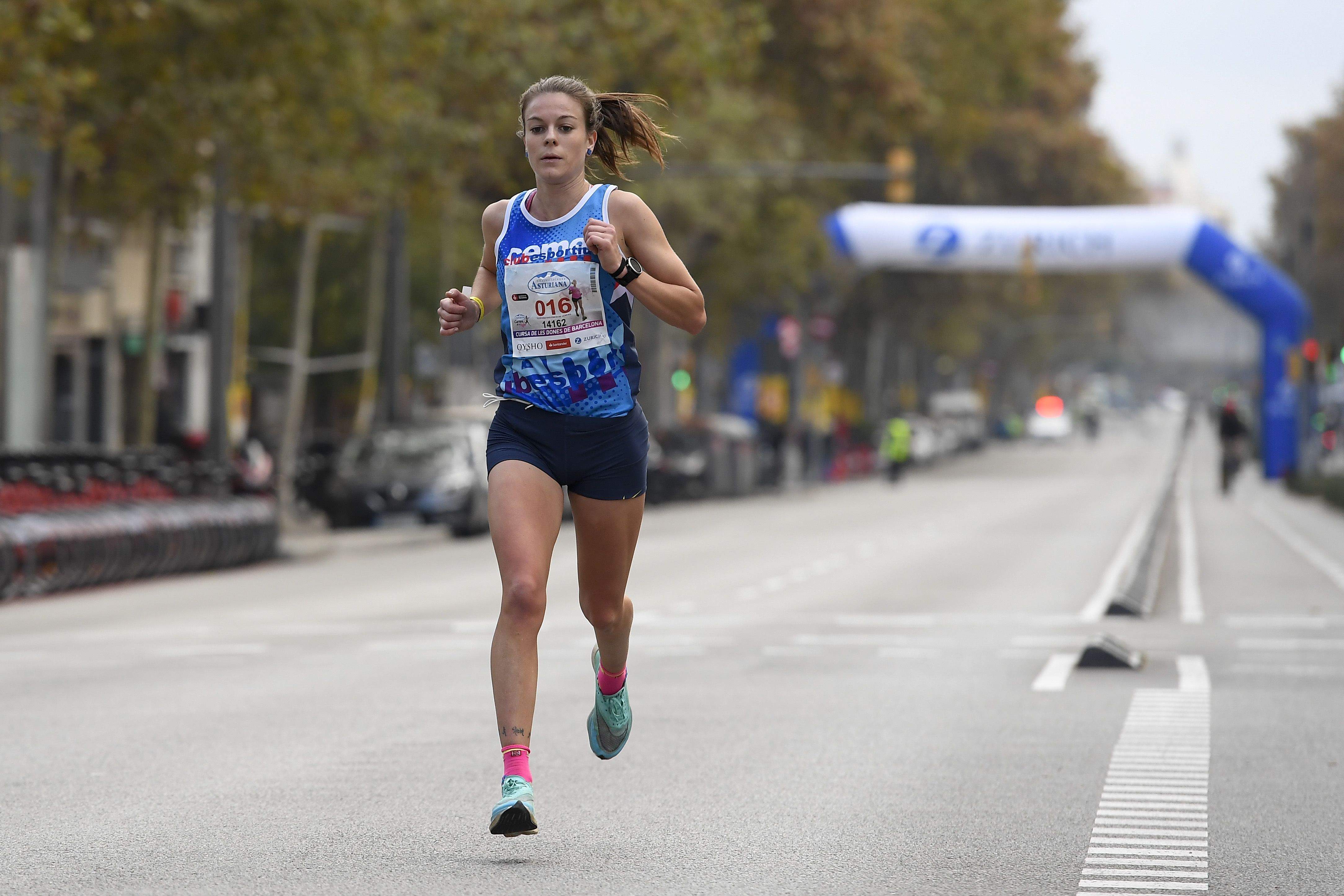 Las mejores fotos de la Carrera de la Mujer Central Lechera Asturiana Barcelona 2021 (CARRERA / GALERÍA 1)