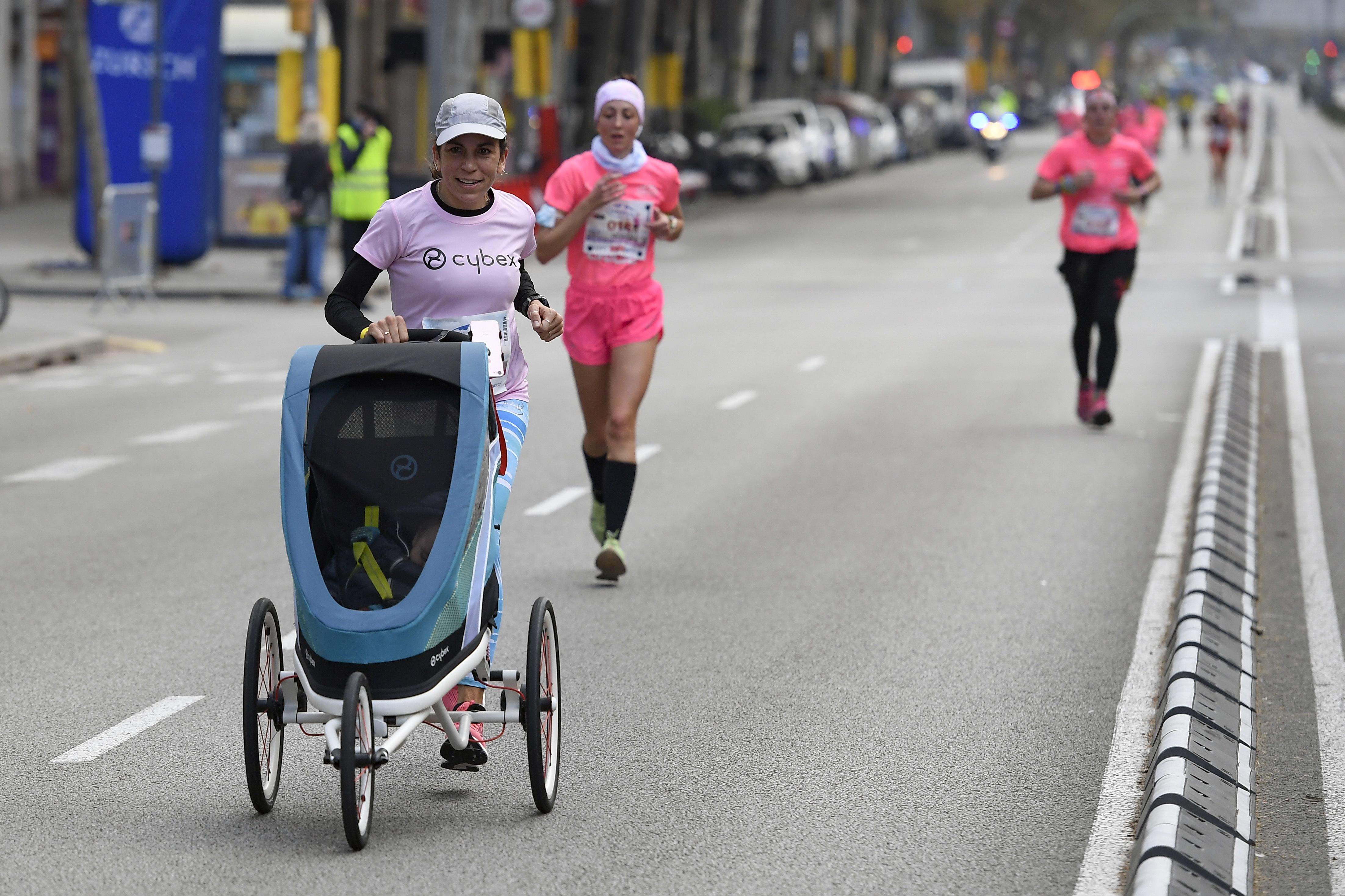 Las mejores fotos de la Carrera de la Mujer Central Lechera Asturiana Barcelona 2021 (CARRERA / GALERÍA 1)