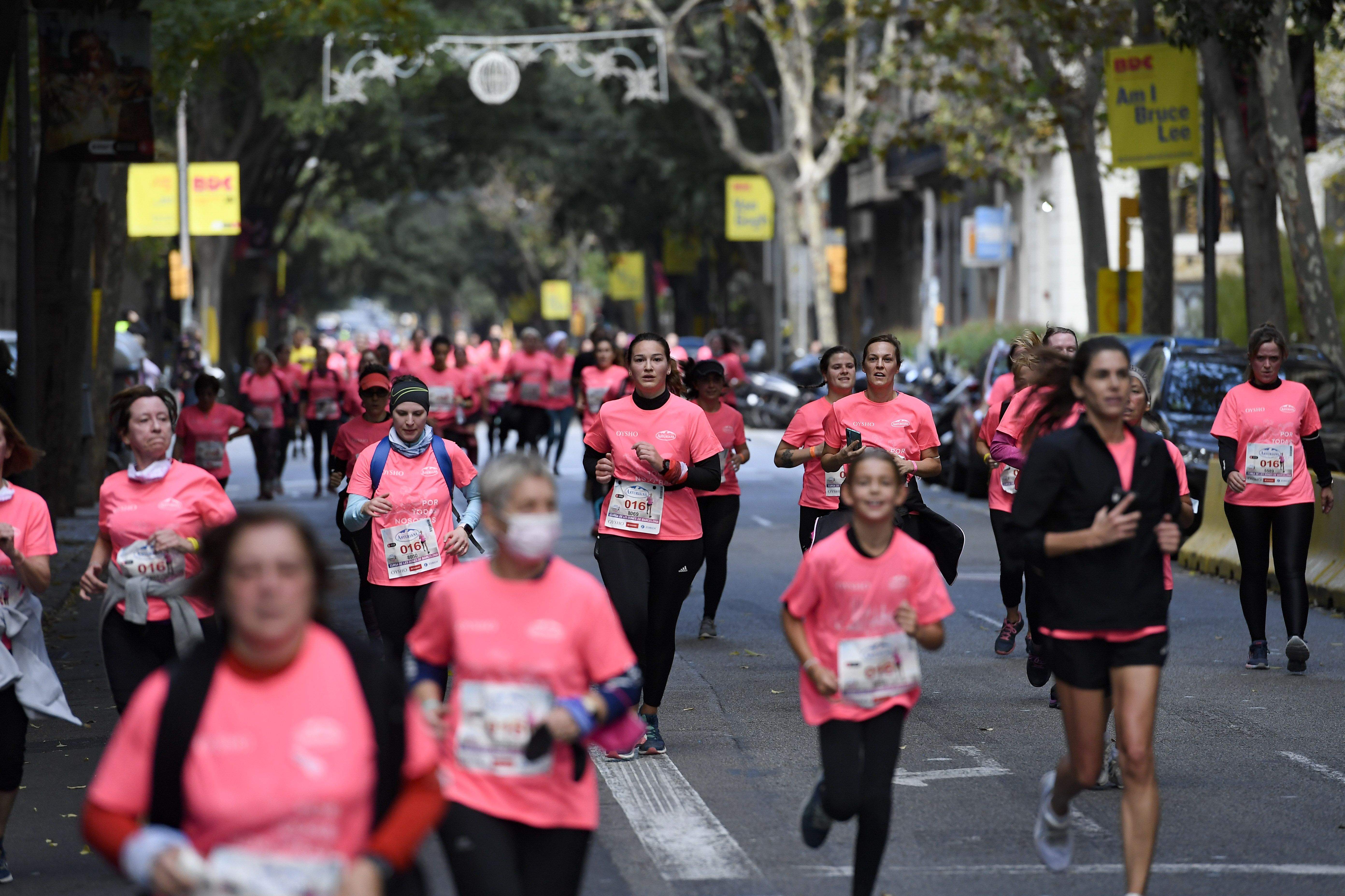 Las mejores fotos de la Carrera de la Mujer Central Lechera Asturiana Barcelona 2021 (CARRERA / GALERÍA 1)