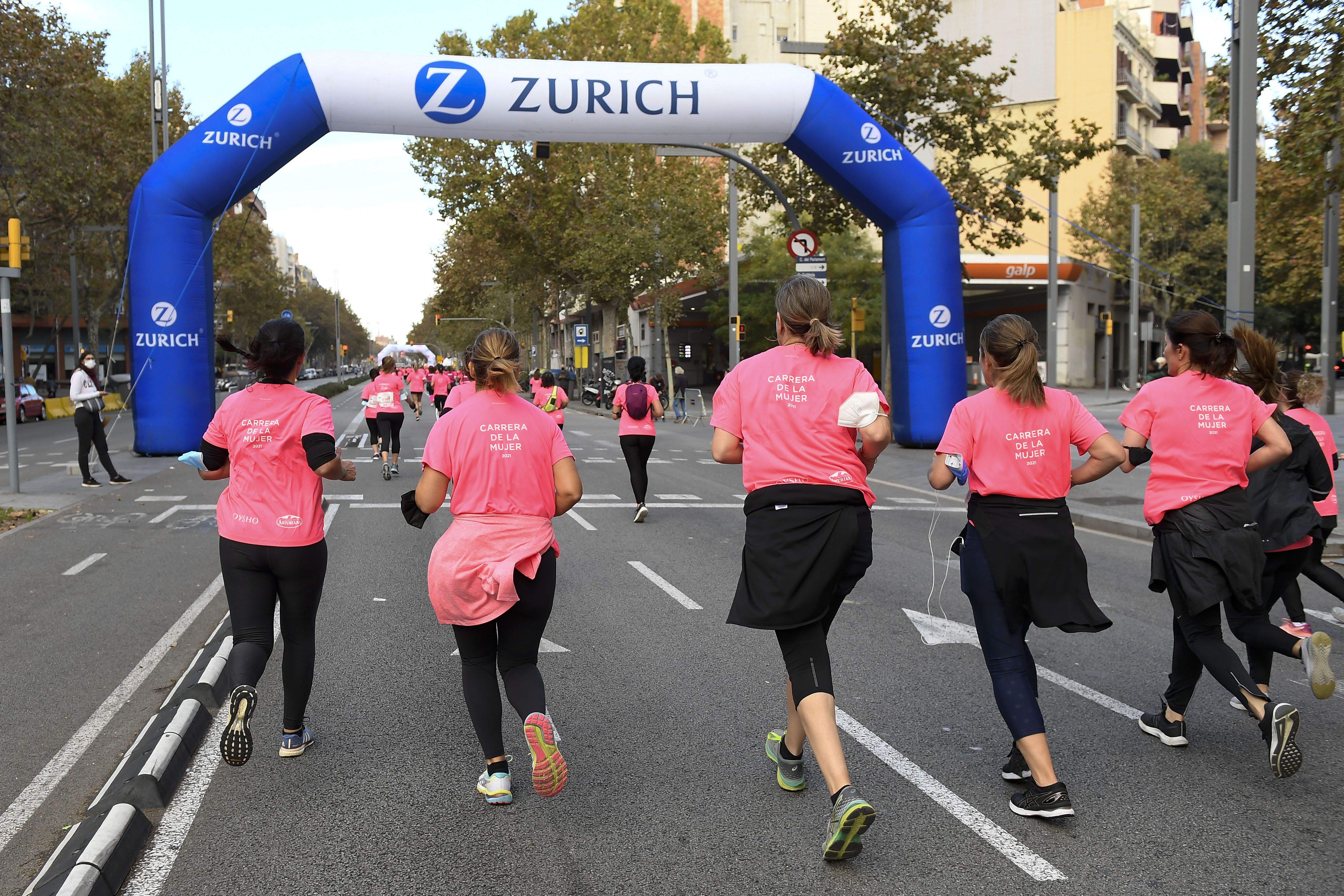 Las mejores fotos de la Carrera de la Mujer Central Lechera Asturiana Barcelona 2021 (CARRERA / GALERÍA 1)