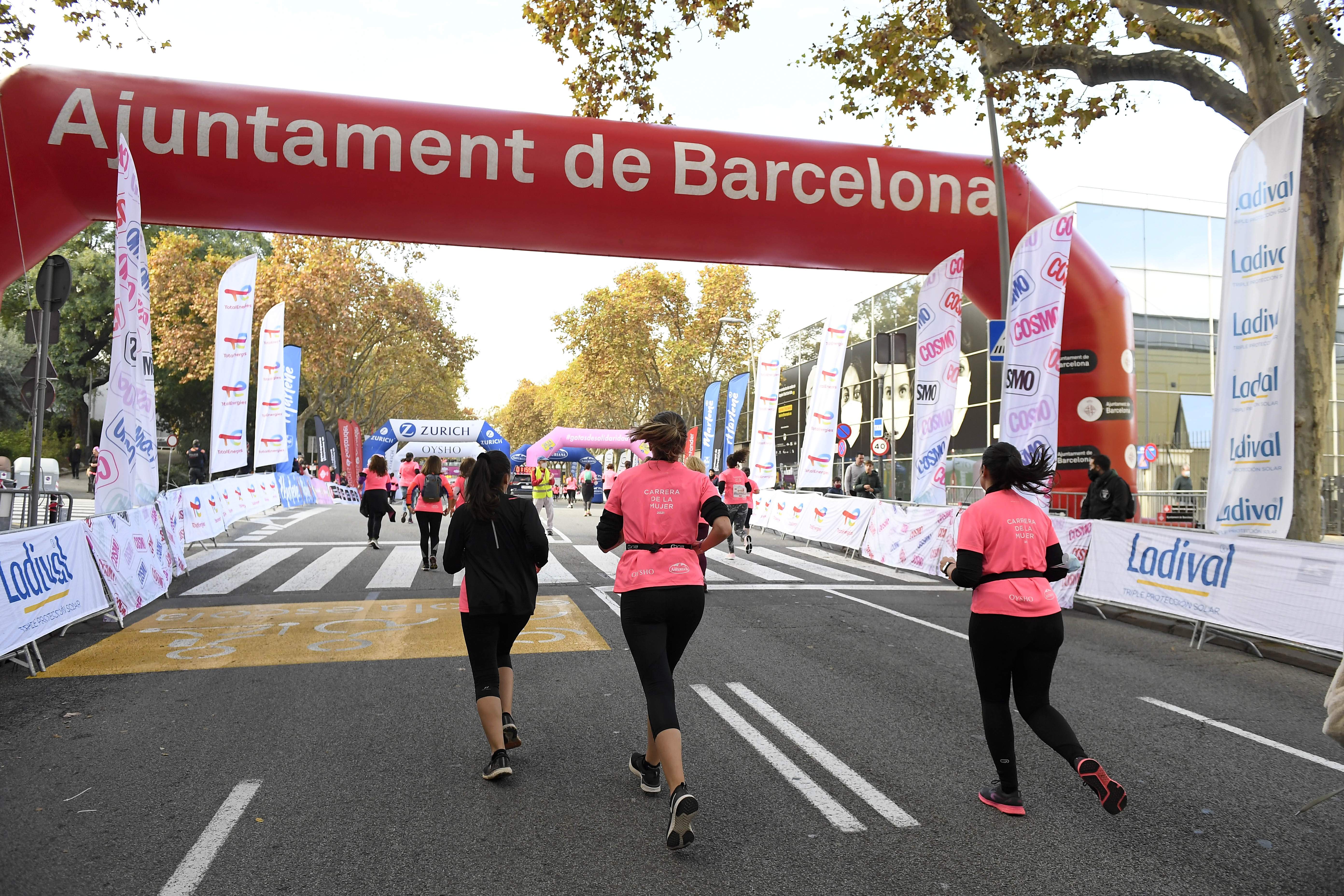 Las mejores fotos de la Carrera de la Mujer Central Lechera Asturiana Barcelona 2021 (CARRERA / GALERÍA 1)