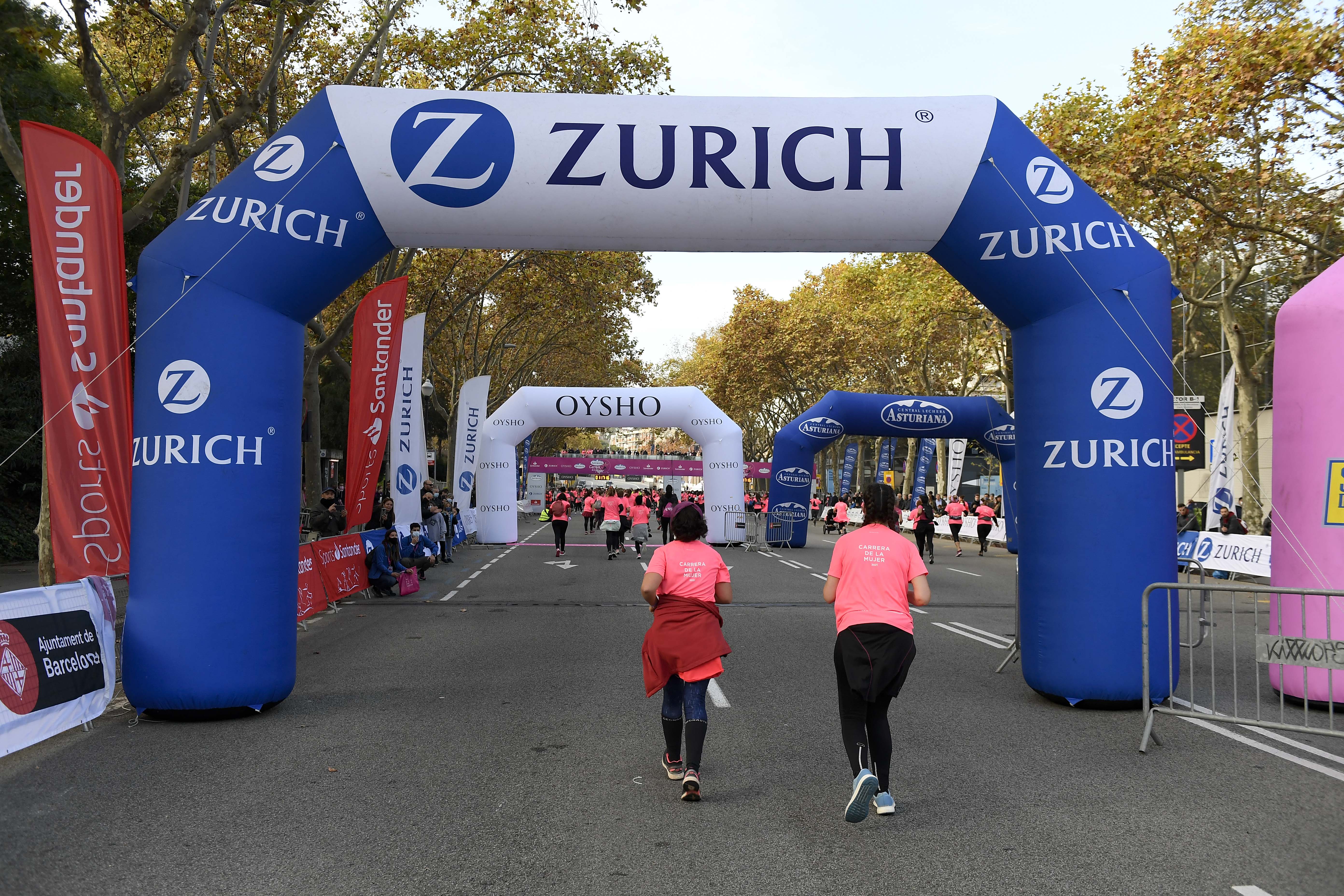 Las mejores fotos de la Carrera de la Mujer Central Lechera Asturiana Barcelona 2021 (CARRERA / GALERÍA 1)