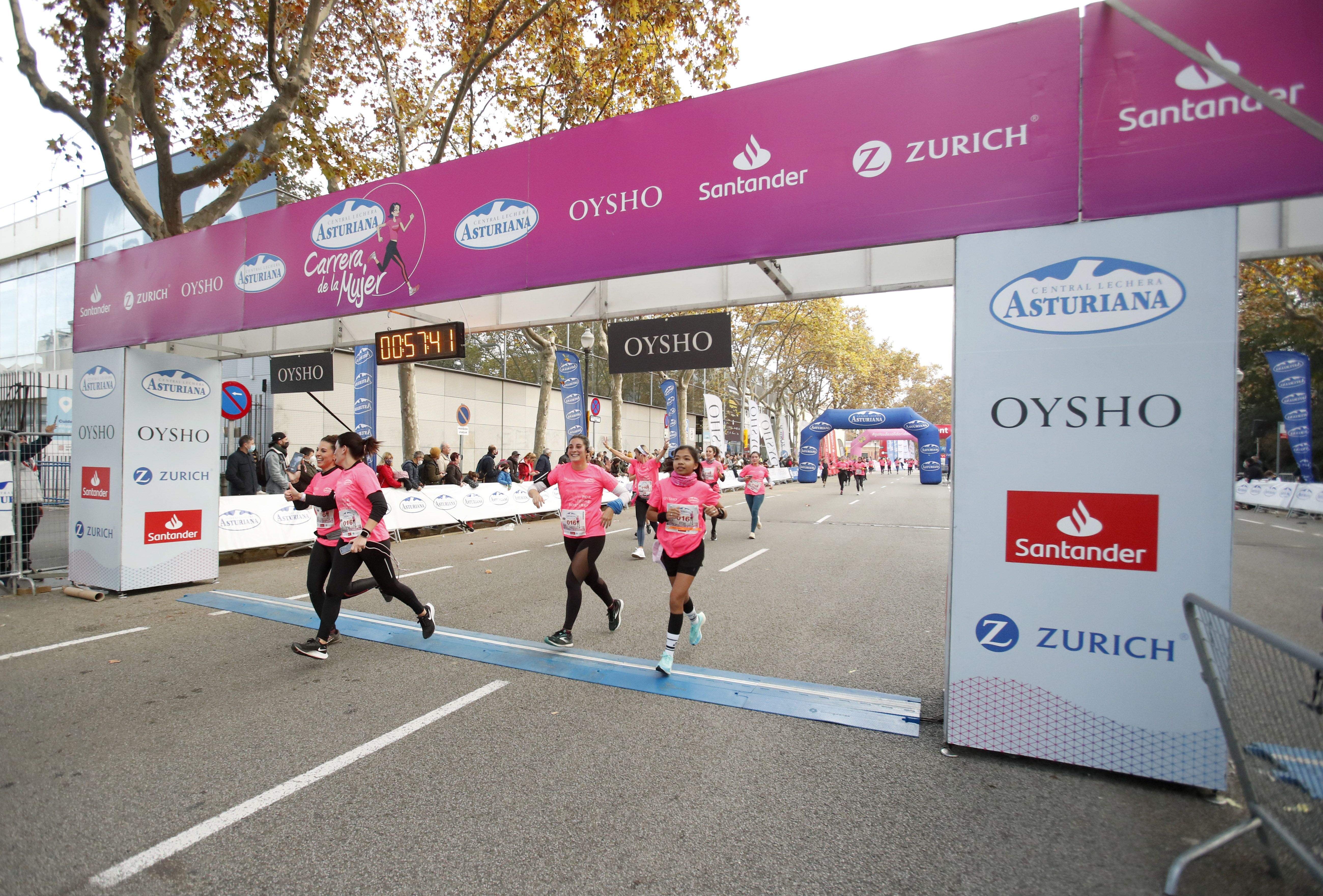 Las mejores fotos de la Carrera de la Mujer Central Lechera Asturiana Barcelona 2021 (CARRERA / GALERÍA 2)