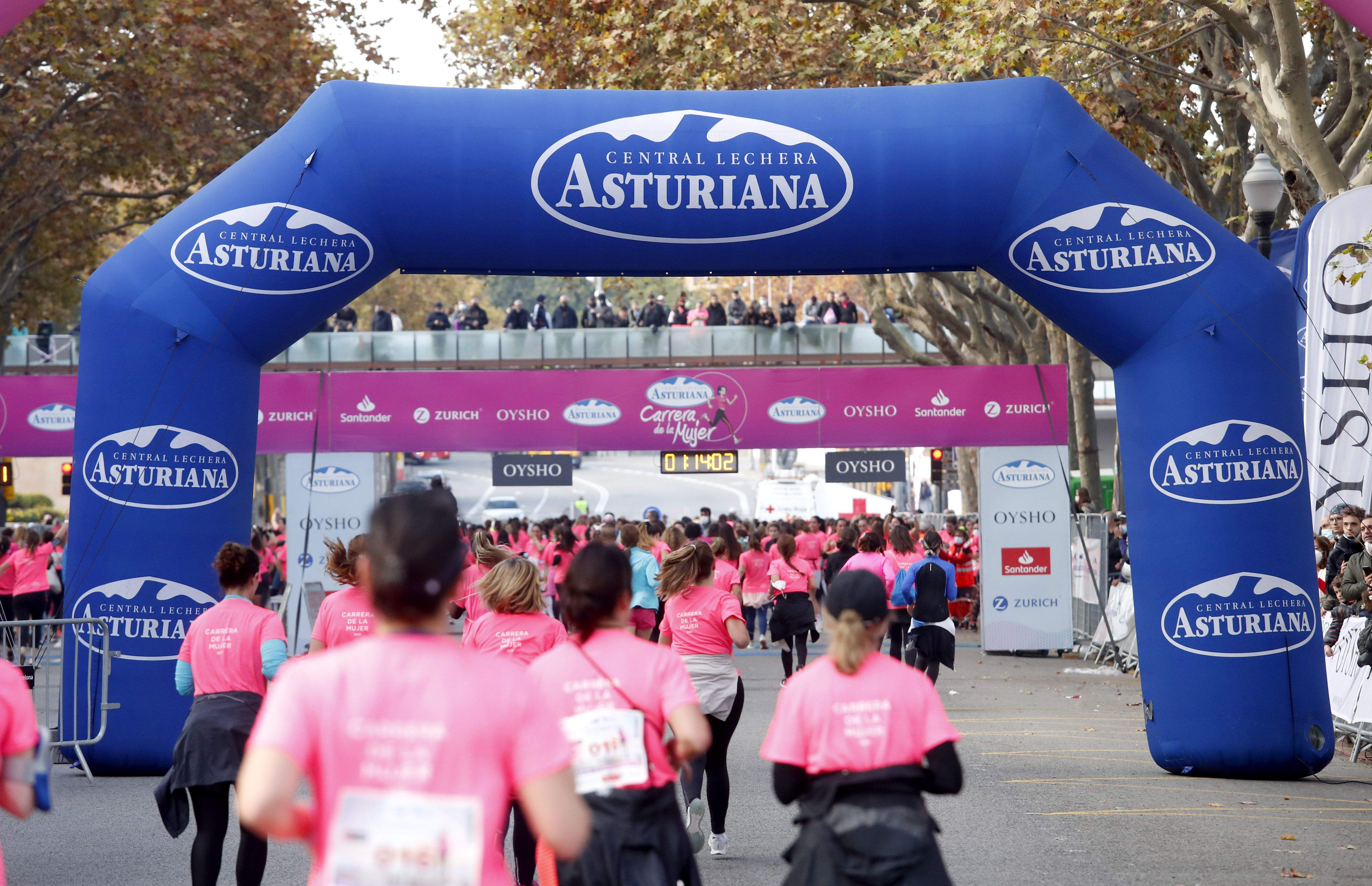Las mejores fotos de la Carrera de la Mujer Central Lechera Asturiana Barcelona 2021 (CARRERA / GALERÍA 2)