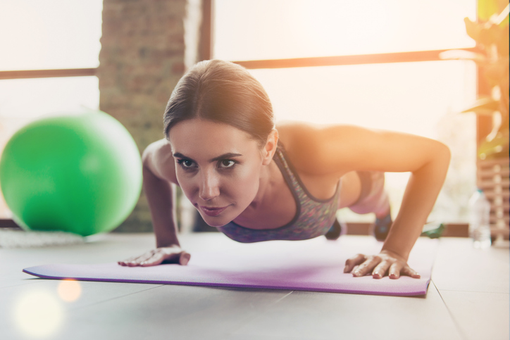 Rutina básica de entrenamiento de fuerza para mujeres Rutina básica de entrenamiento de fuerza para mujeres