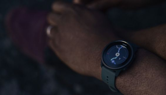 Suunto 5 Peak Cave Green en la pantalla de navegación