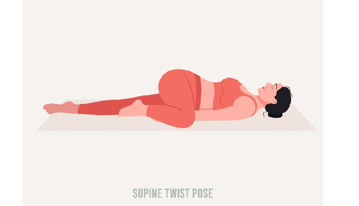 Postura de la media torsión tumbada Yoga para la menstruación
