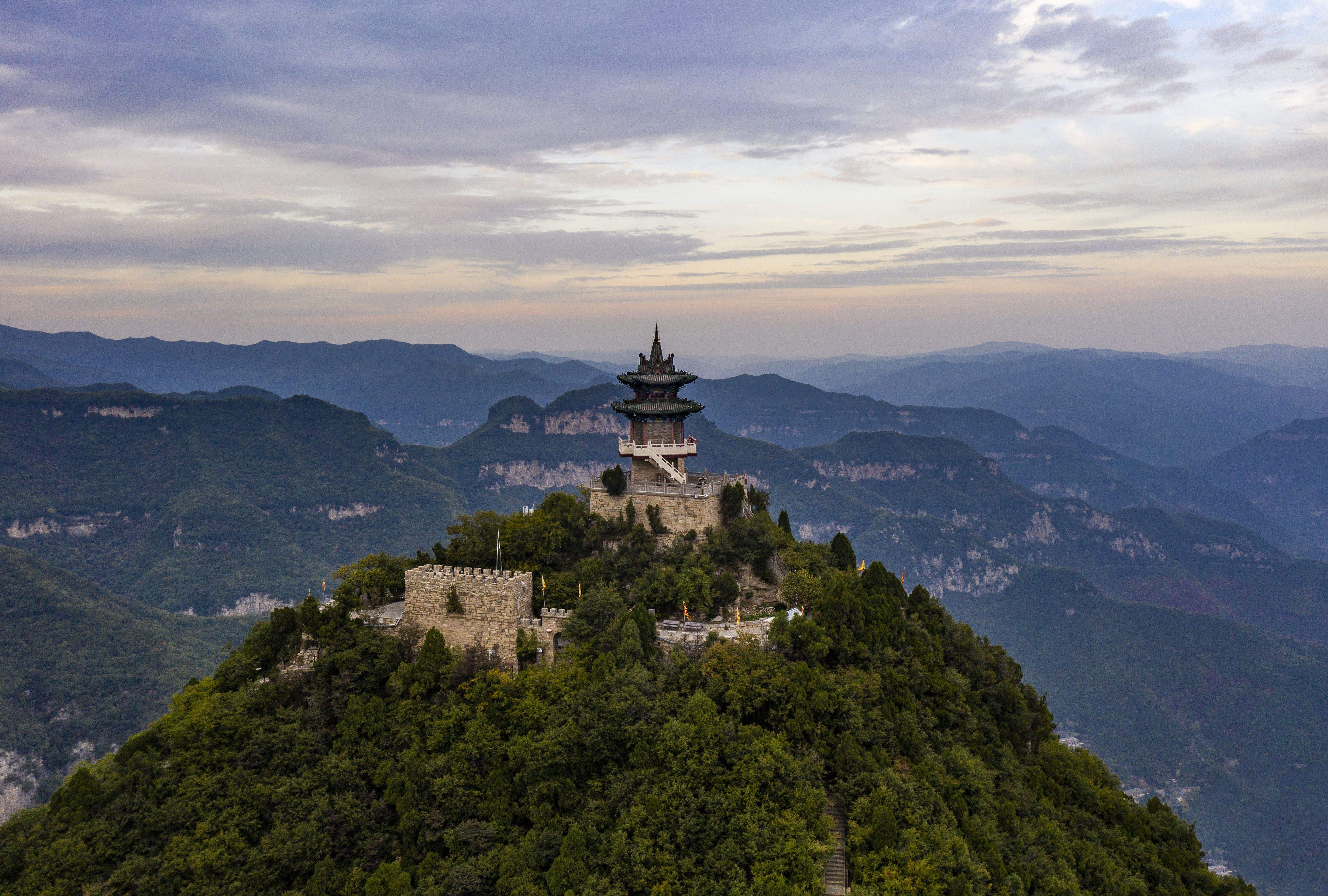 Mount Yun by UTMB 1 v13byq