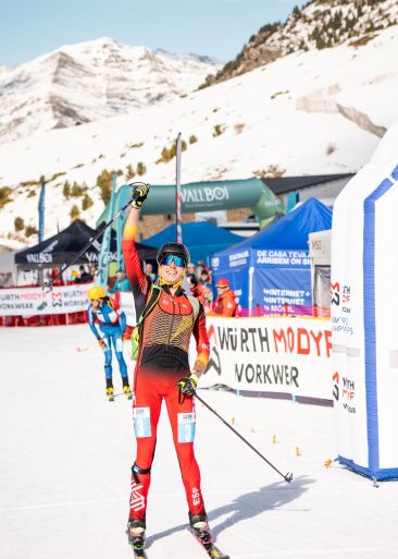 Oriol Cardona después de ganar en Esprint el Mundial de Esquí de Montaña en Boí Taull. Martina Valmassoi