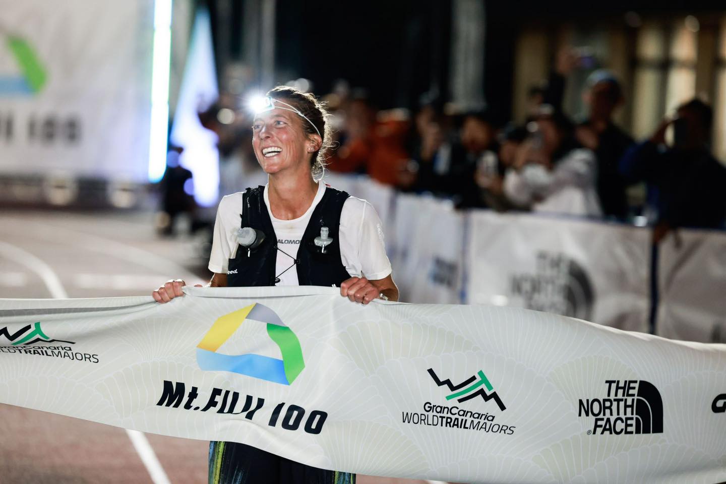 Courtney Dauwalter hace historia de nuevo en Fuji ©World Trail Majors Courtney Dauwalter hace historia de nuevo en Fuji ©World Trail Majors