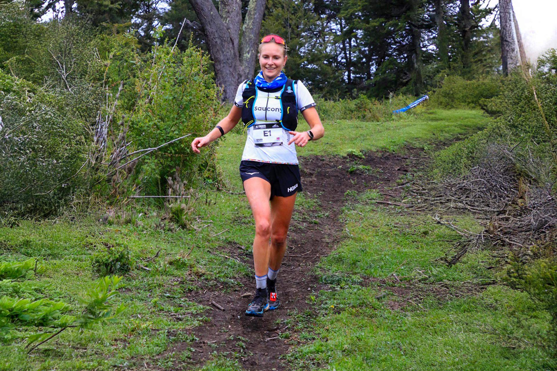 Sylvia Nordskar y Robert Pkemoi ganan la primera etapa de El Cruce Saucony Sylvia Nordskar y Robert Pkemoi ganan la primera etapa de El Cruce Saucony