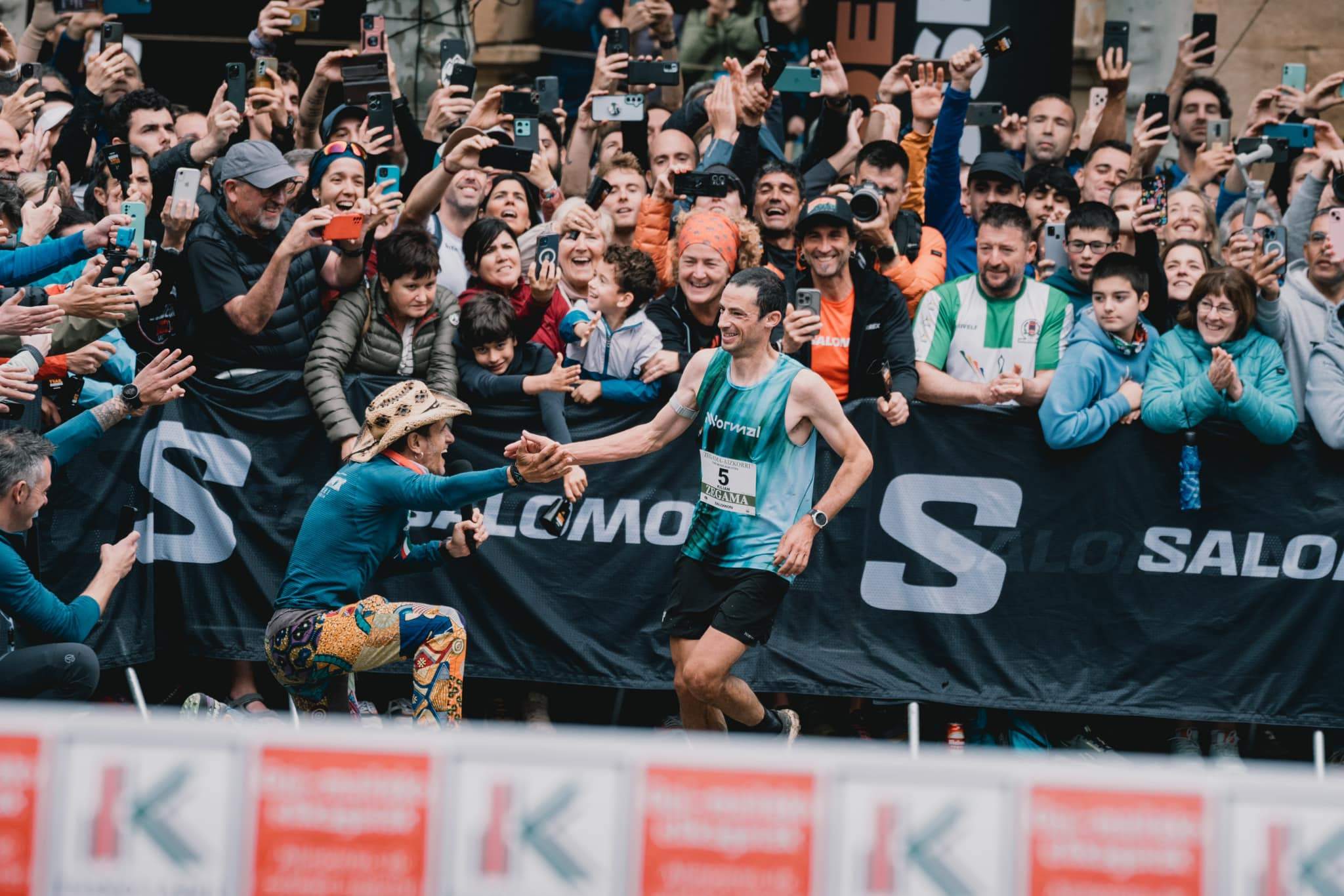 Los 10 momentos del trail en 2024. Kilian Jornet gana su decimoprimera Zegama-Aizkorri ©️Carlos Carreño @cavisual__ Los 10 momentos del trail en 2024. Kilian Jornet gana su decimoprimera Zegama-Aizkorri ©️Carlos Carreño @cavisual__