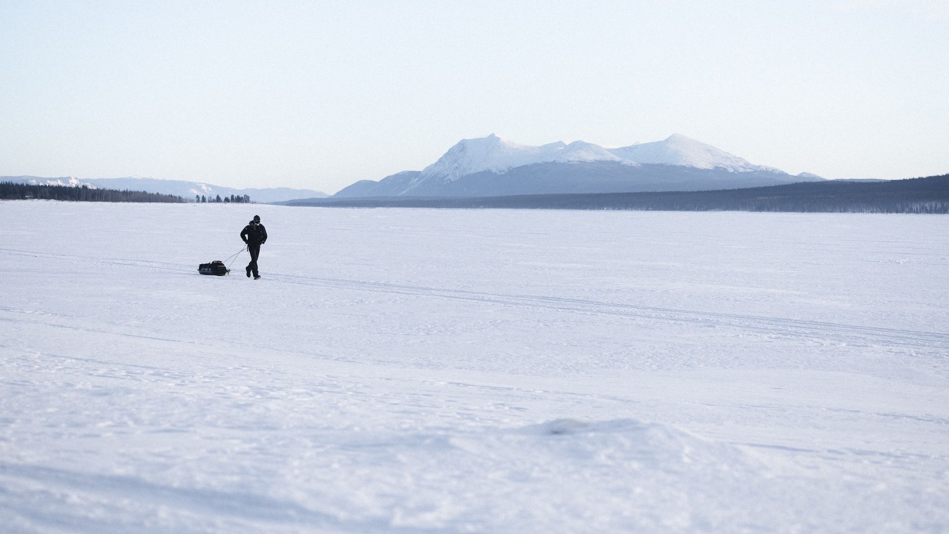 Mathieu Blanchard se hace con la implacable Yukon Arctic Ultra y sus -50° de temperatura ©️@rising.story Mathieu Blanchard se hace con la implacable Yukon Arctic Ultra y sus -50° de temperatura ©️@rising.story