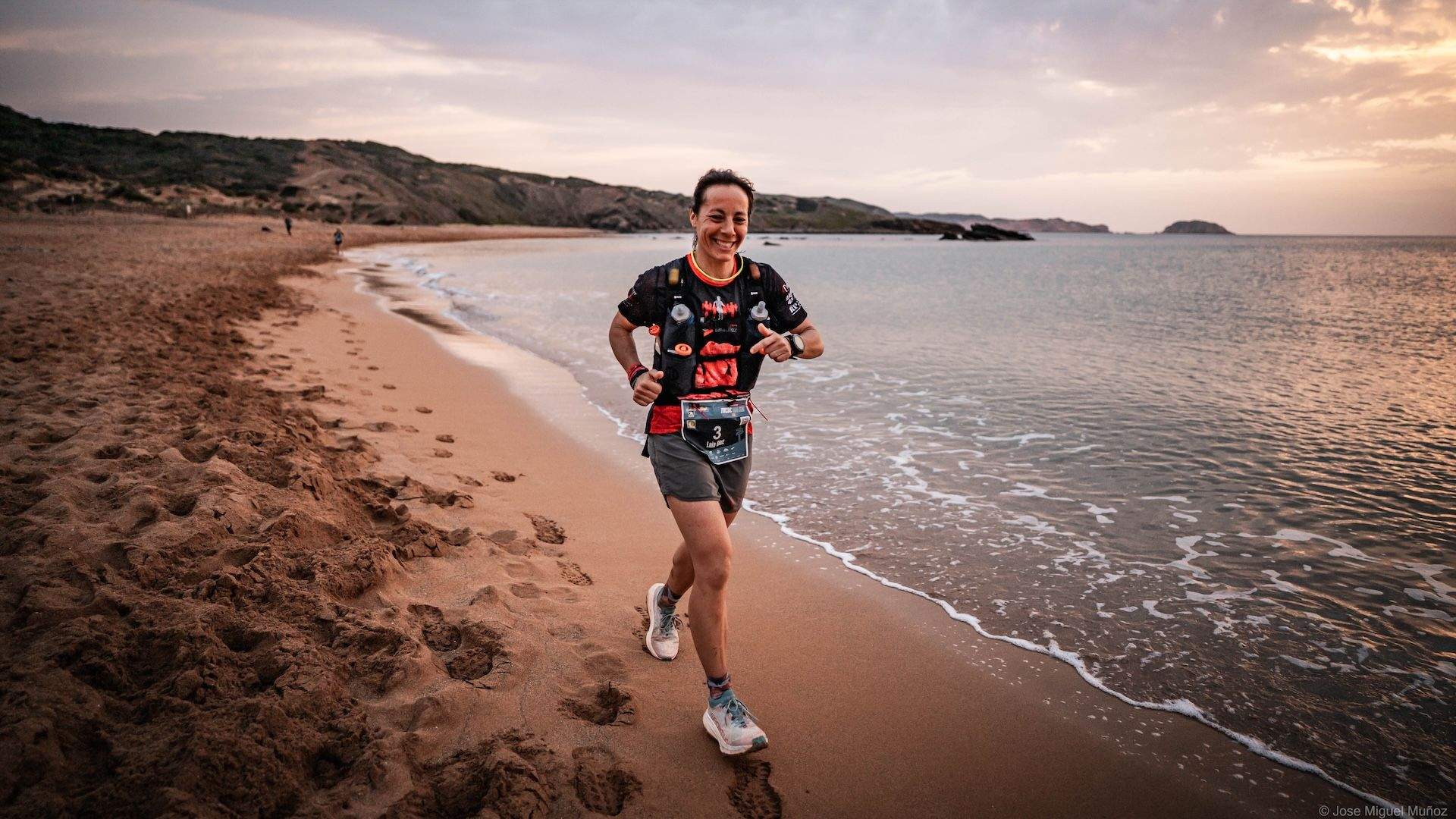 Laia Diez gana los 185k de Trail Menorca CdC ConectaBalear 2025 ©José Miguel Muñoz Laia Diez gana los 185k de Trail Menorca CdC ConectaBalear 2025 ©José Miguel Muñoz