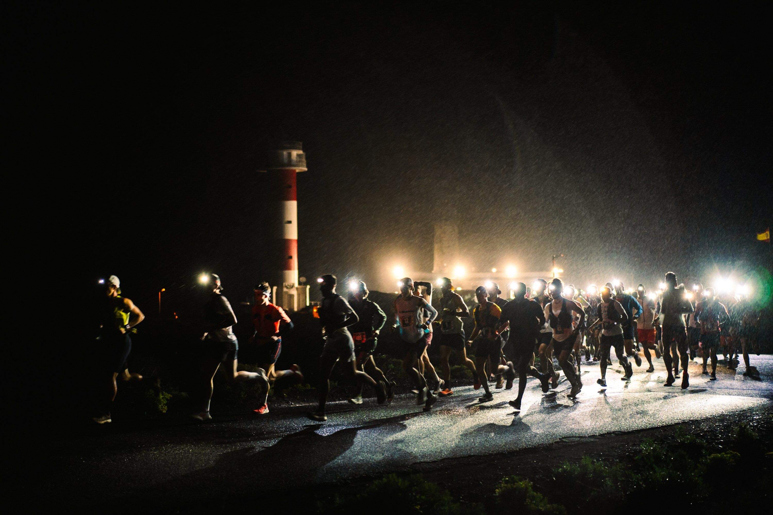 Salida de la Ultra desde el Faro de Fuencaliente ©️TRV Abian San Gil