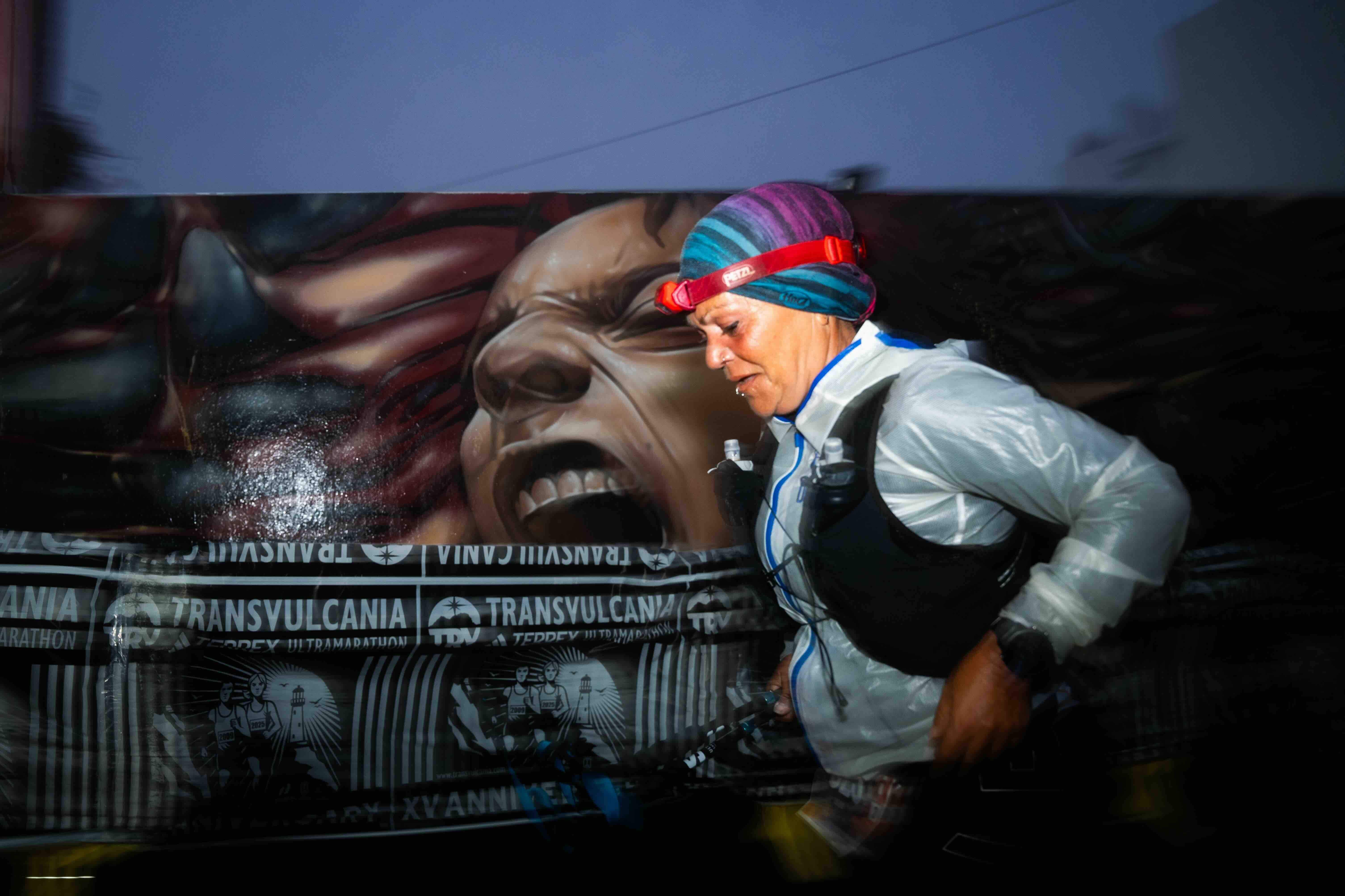 Corredora a su paso por Los Canarios ©️TRV Dominic Dahncke