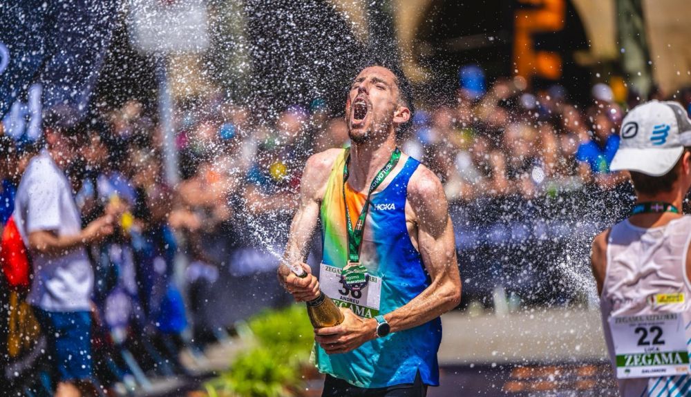 Andreu Blanes eufórico en meta. ©️Félix Sánchez 
