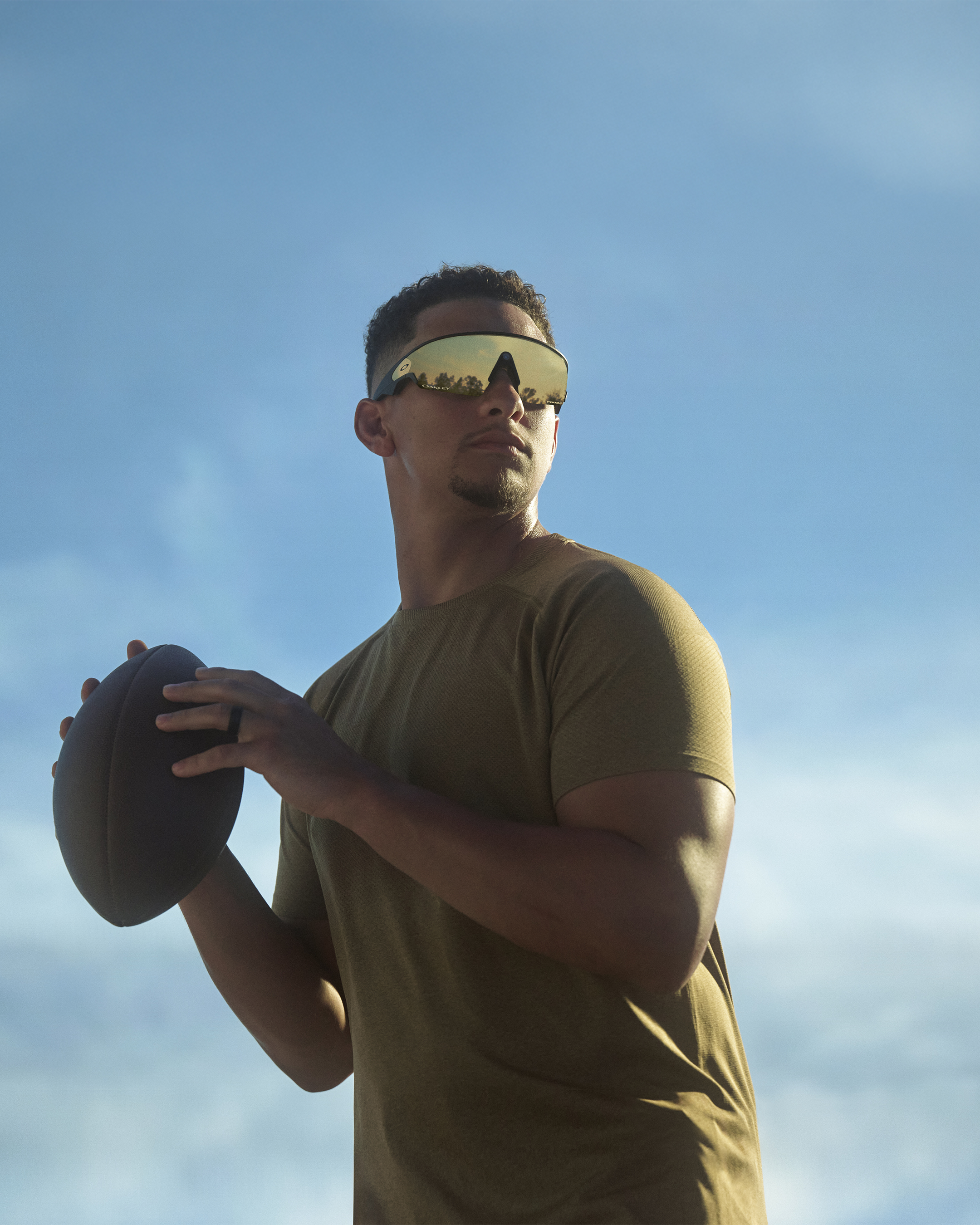 1. PATRICK MAHOMES WEARING OAKLEY META VANGUARD 2 1. PATRICK MAHOMES WEARING OAKLEY META VANGUARD 2