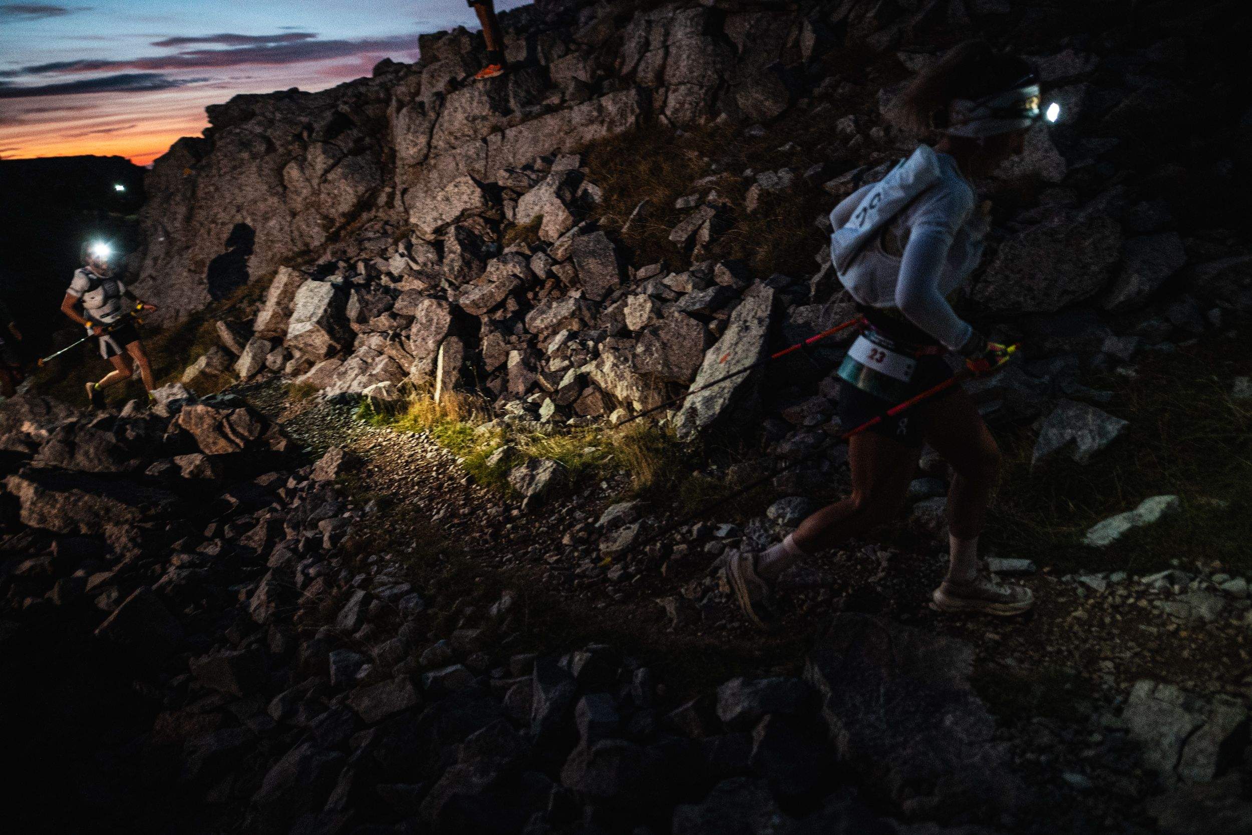 Corredores participando en la Salomon Ultra Pirineu©sergiColome  SCC7871