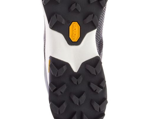 Taqueado prominente de las Merrell MTL Long Sky