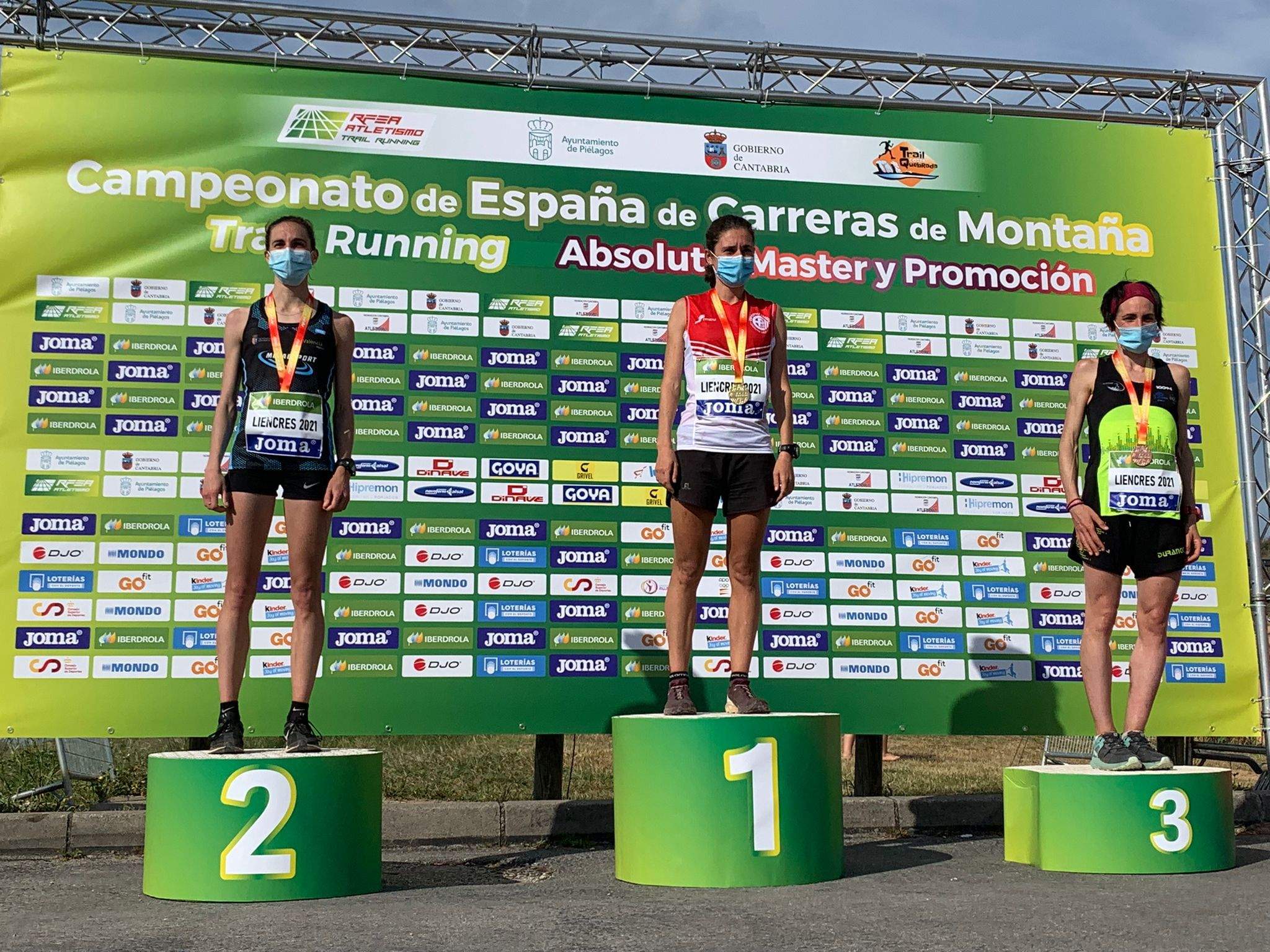 Podio absolutas femeninas