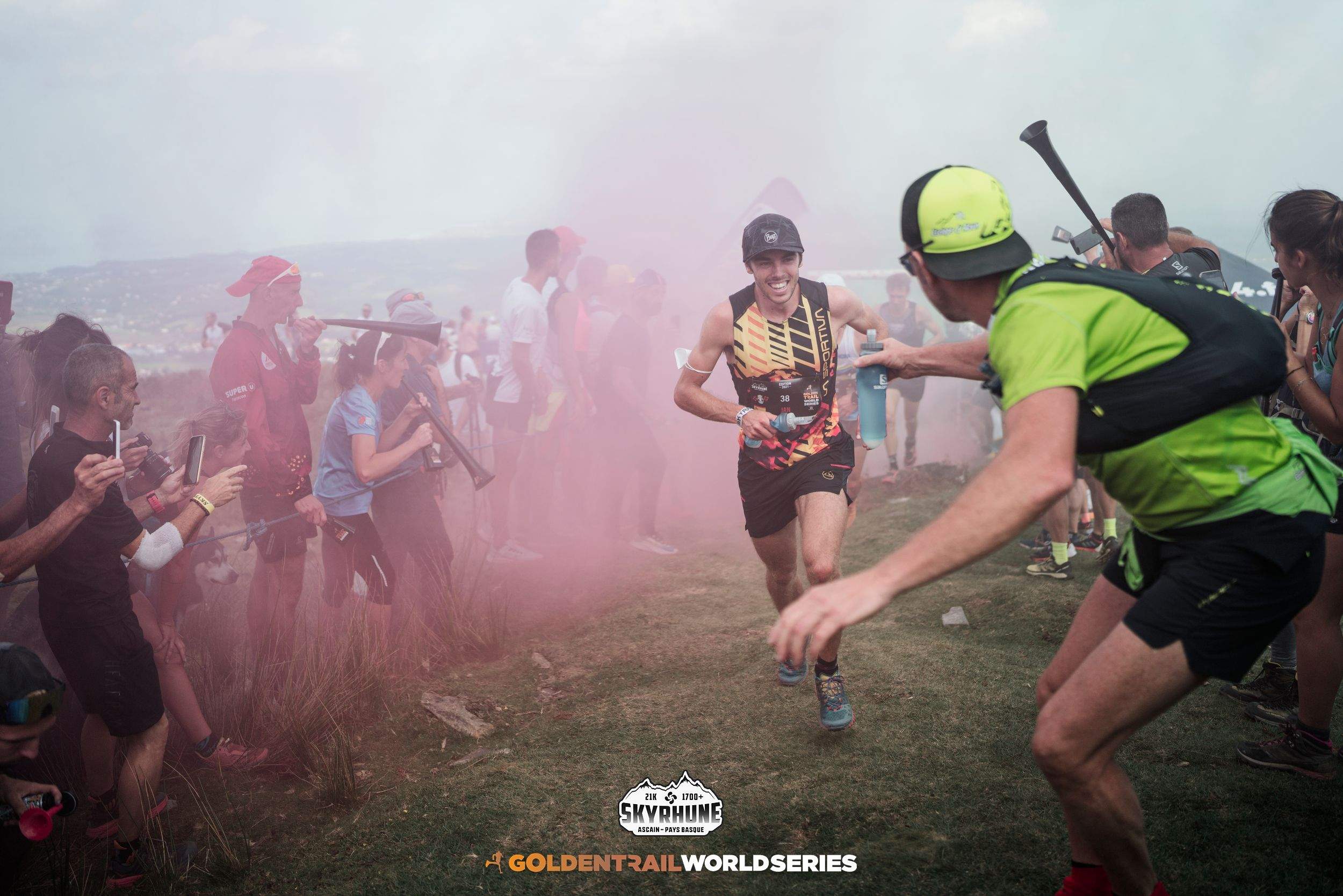 Jan Margarit bate el récord de la Skyrhune @GoldenTrailSeries @Skyrhune @jsaragossa Jan Margarit bate el récord de la Skyrhune @GoldenTrailSeries @Skyrhune @jsaragossa