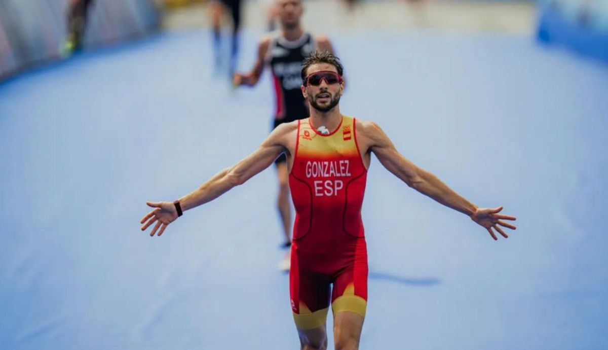 Alberto González: 