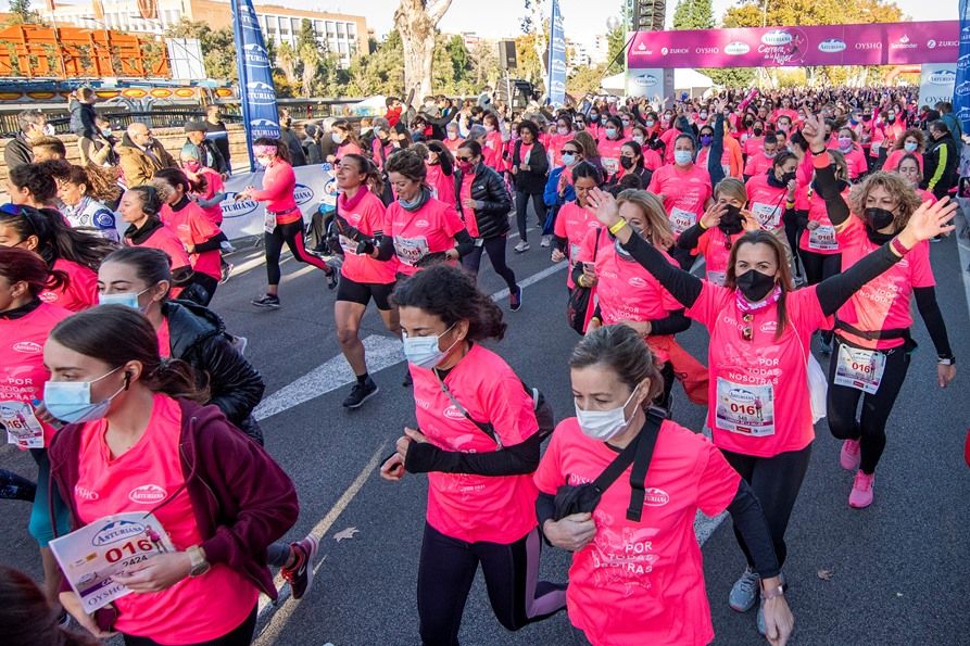 5.000 participantes en el regreso de la Carrera de la Mujer Central Lechera Asturiana de Sevilla