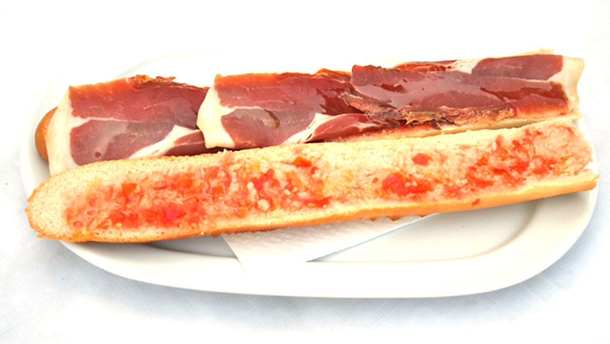 Jamón con tomate, el bocadillo más deportivo