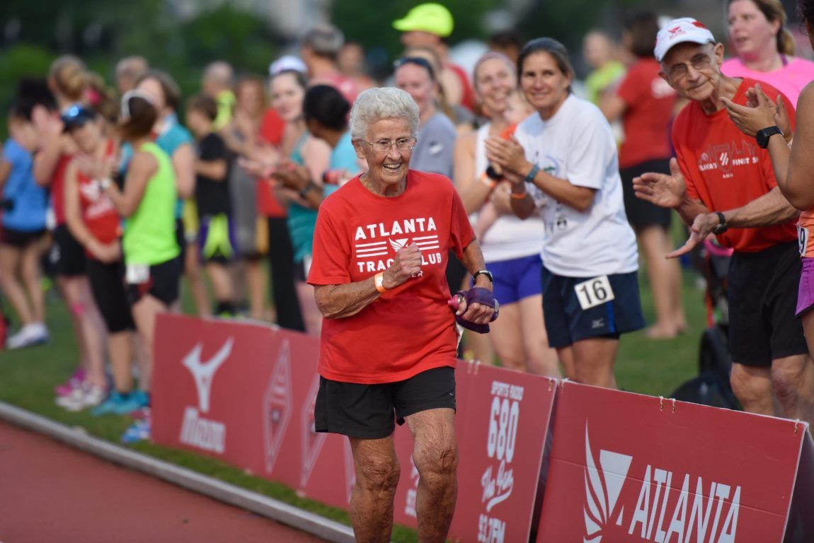 La increíble Betty Lindberg, nueva recordwoman mundial de 5 km de más de 95 años