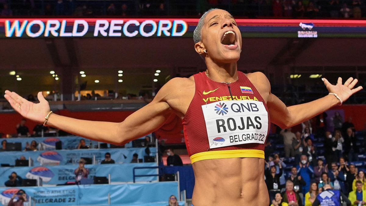 Yulimar Rojas celebrando su récord del mundo de triple salto