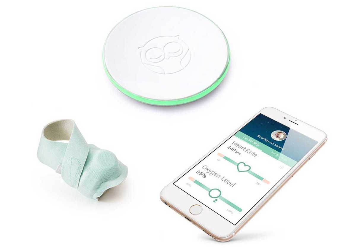 Owlet Smart Sock 3 consta de un calcetín con sensores, una base de recepción-emisión de la señal y una app para tu smartphone.