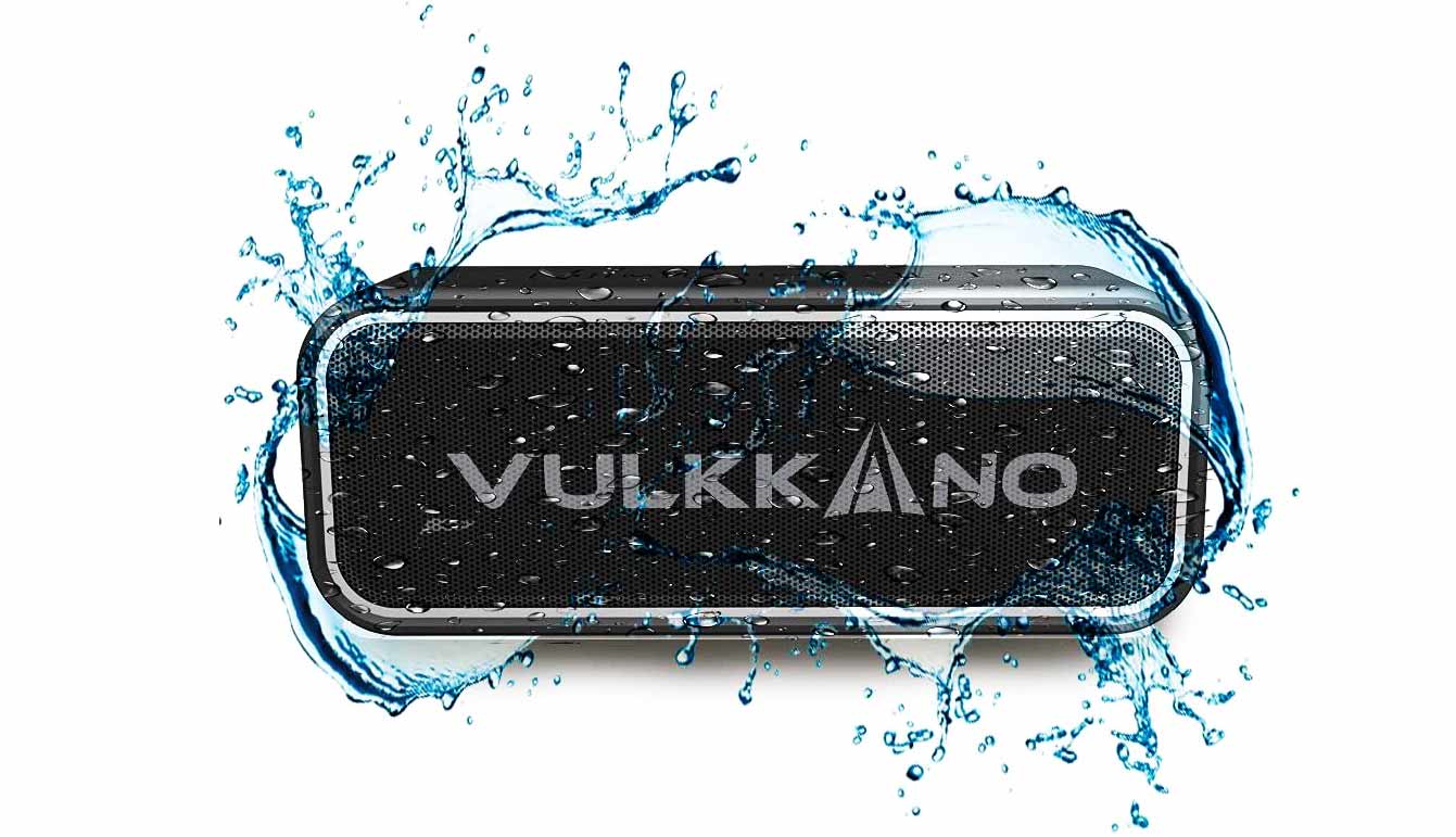 El altavoz portátil VULKKANO Blast+ aguanta la lluvia sin inmutarse