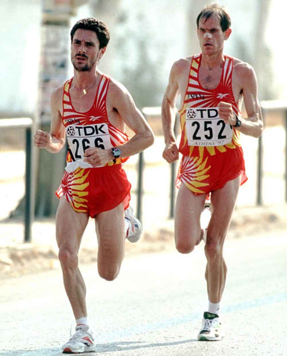 Martín Fiz y Abel Antón, Atenas 97, Campeonato del Mundo de maratón, ambos calzando Reebok. Antón se llevaría el oro para casa Martín Fiz y Abel Antón, Atenas 97, Campeonato del Mundo de maratón, ambos calzando Reebok. Antón se llevaría el oro para casa