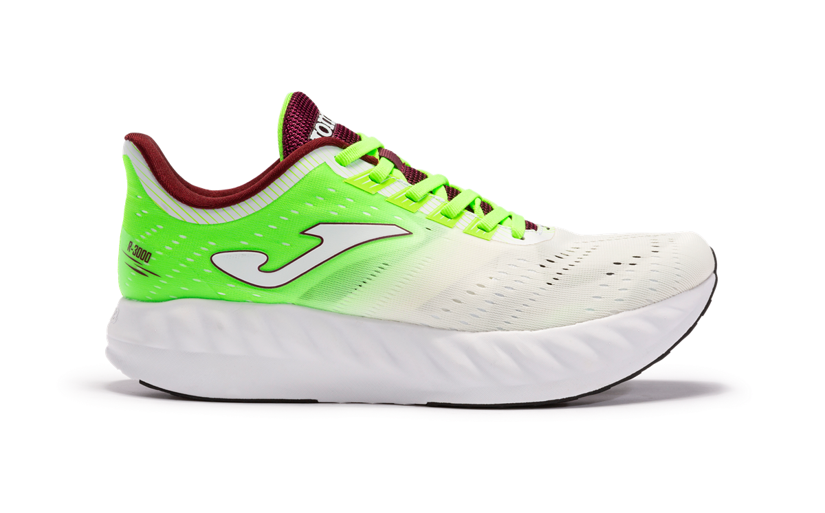 Así son las JOMA R3000, el modelo de la marca española con placa carbono.