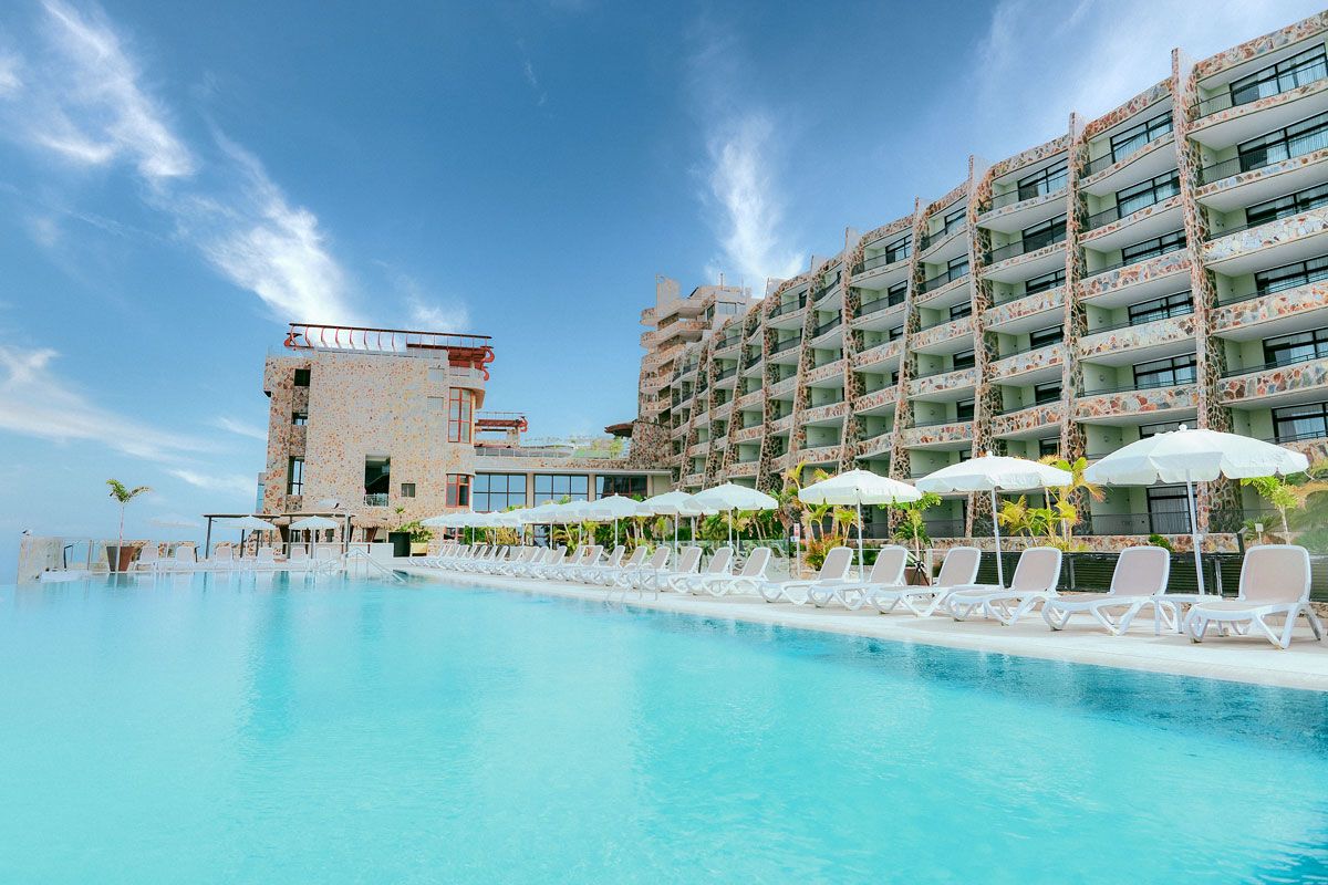 En Gloria Palace Amadores Thalasso Hotel podrás disfrutar de una piscina infinita con vistas al mar En Gloria Palace Amadores Thalasso Hotel podrás disfrutar de una piscina infinita con vistas al mar