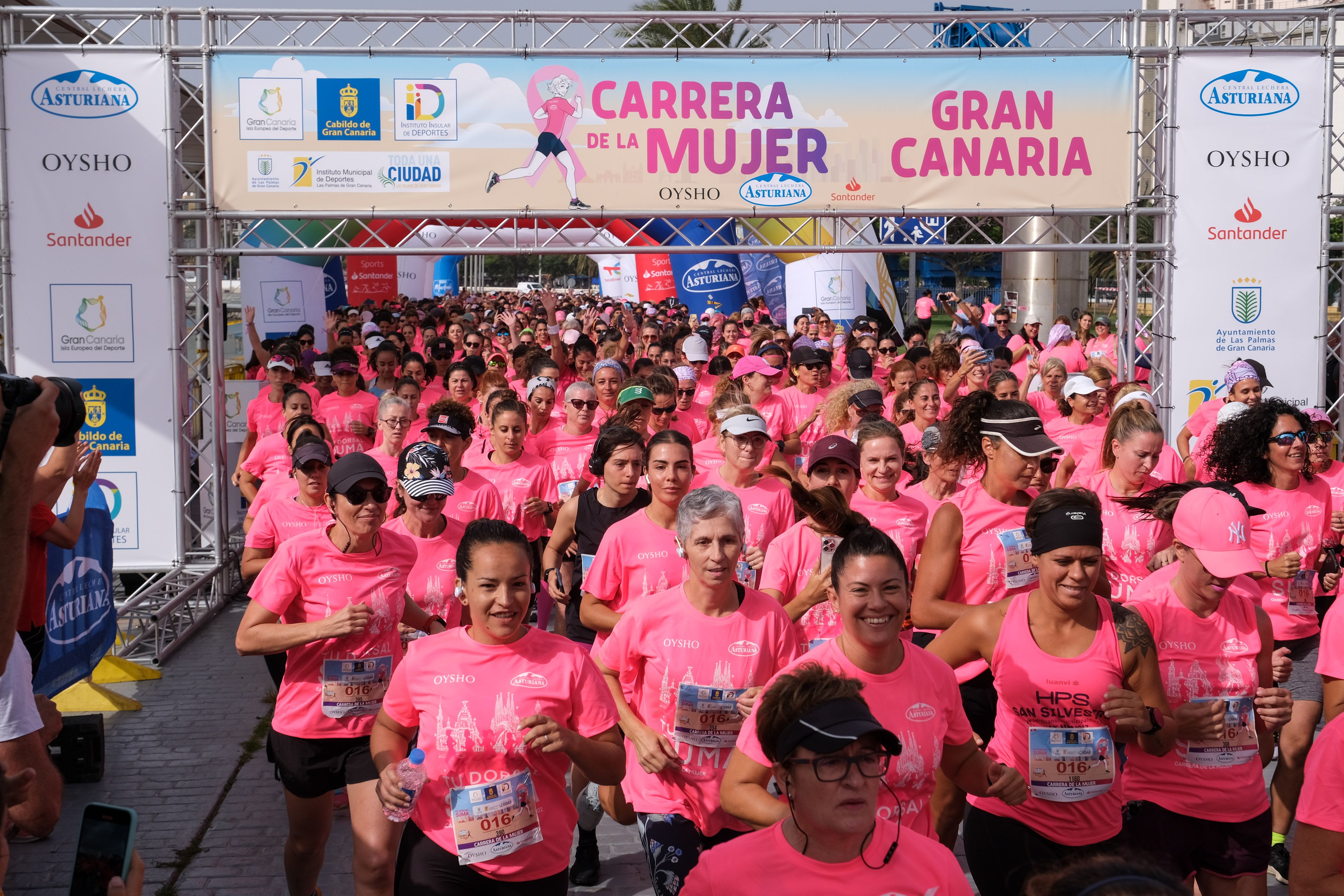 La valenciana Lidia Lacal gana la primera Carrera de la Mujer de Gran Canaria