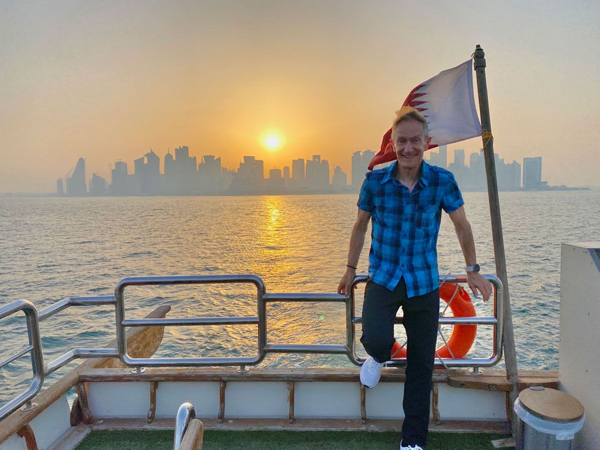 Disfrutando de un crucero con la inconfundible silueta de Doha al fondo Disfrutando de un crucero con la inconfundible silueta de Doha al fondo