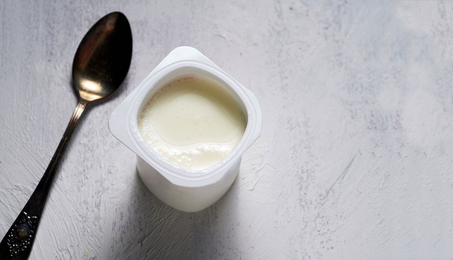 En el yogur desnatado se encuentra más suero libre que el entero. (Foto iStockphoto)