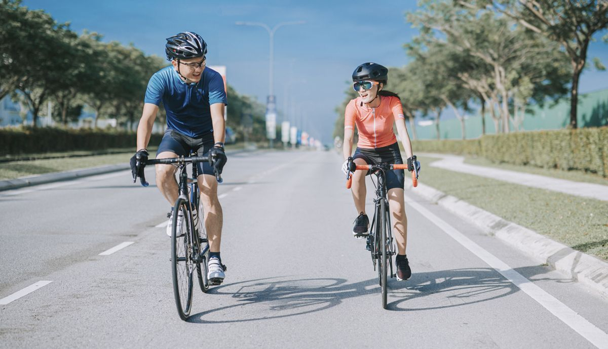 Hacer deporte en pareja puede ayudar a mantener una relación sana bici Hacer deporte en pareja puede ayudar a mantener una relación sana bici