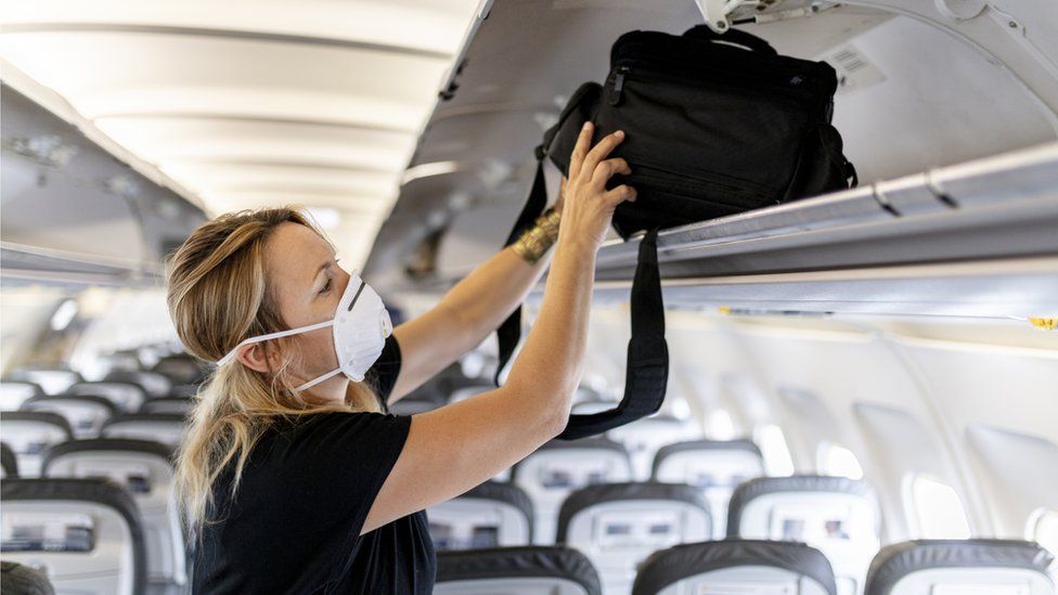 La mascarilla seguirá siendo obligatoria en los aviones en España