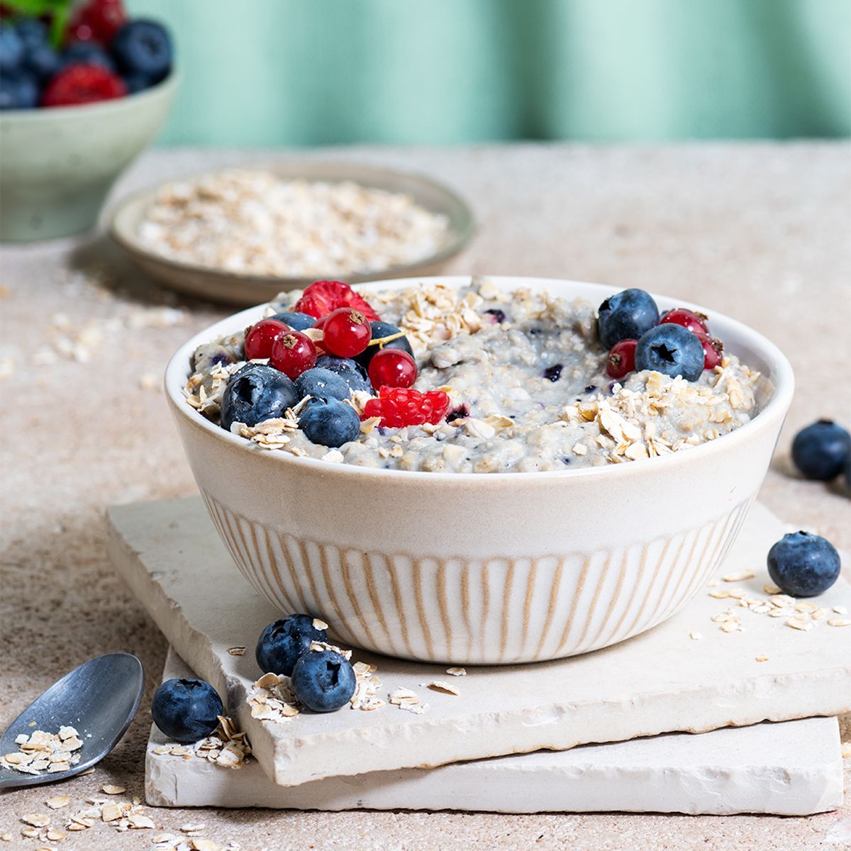 El porridge Etixx Vegan Protein de arándano tiene esta pinta espectacular