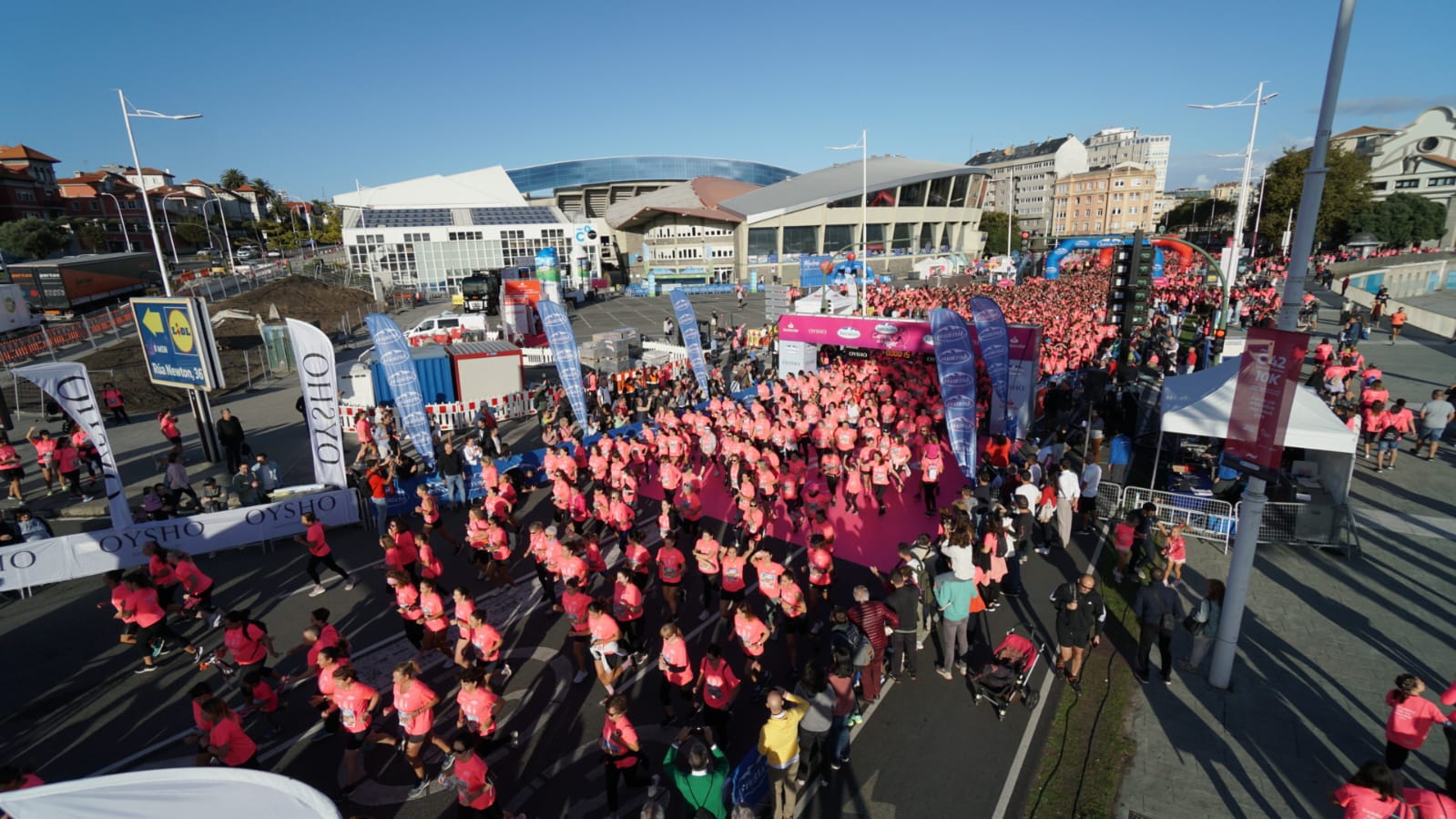 Salida de la Carrera de la Mujer Central Lechera Asturiana de A Coruña 2022