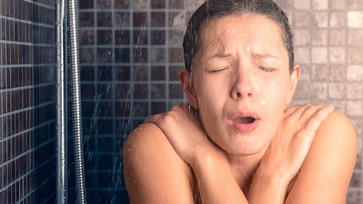 Ducharse con agua fría ¿Tiene sentido para estar más sanos?