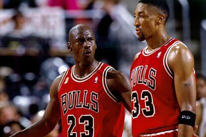 Scottie Pippen junto a Michael Jordan